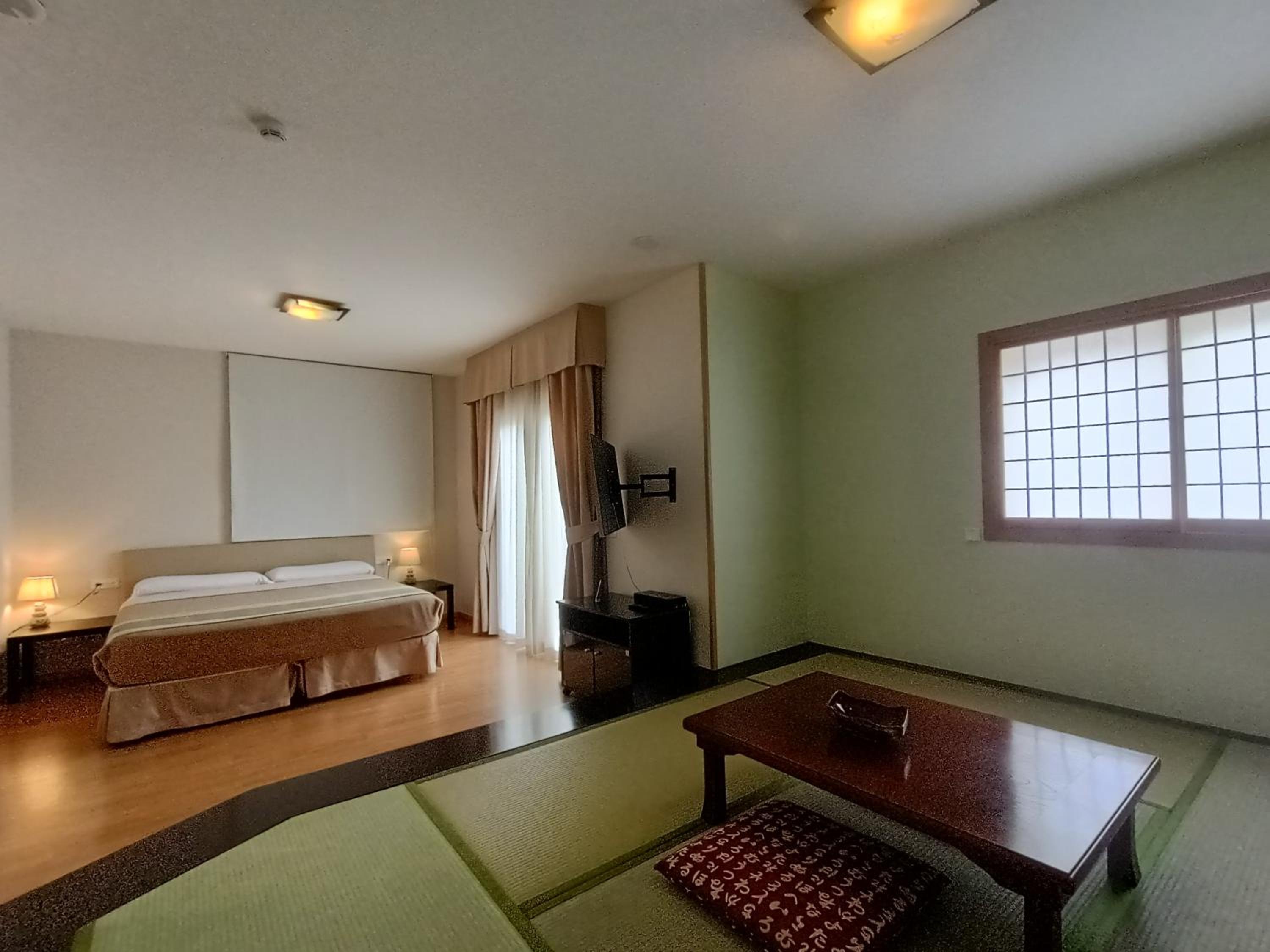 Japanese Superior Double Room with Terrace - Photo 1