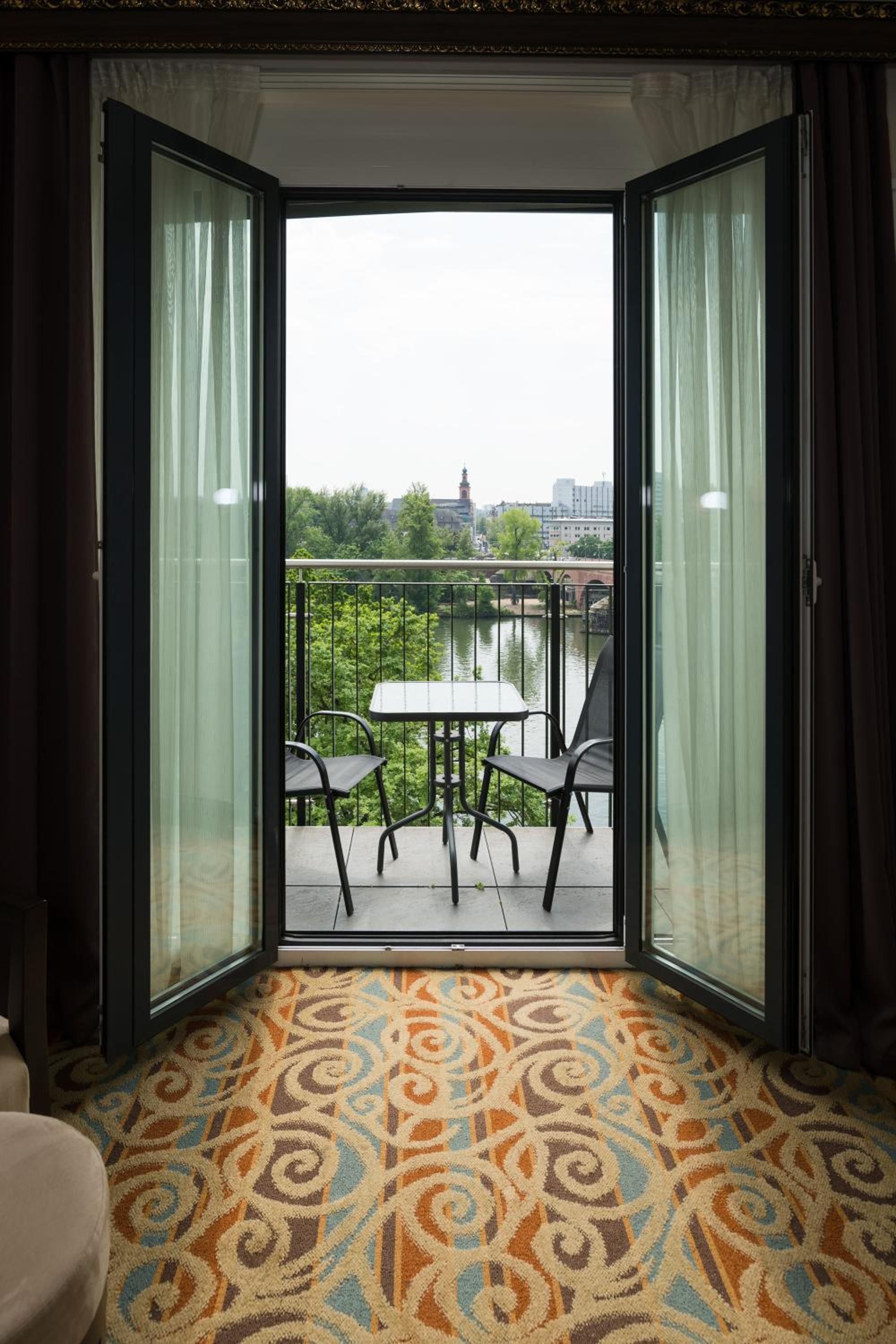 Deluxe Double or Twin Room with River View - Photo 5