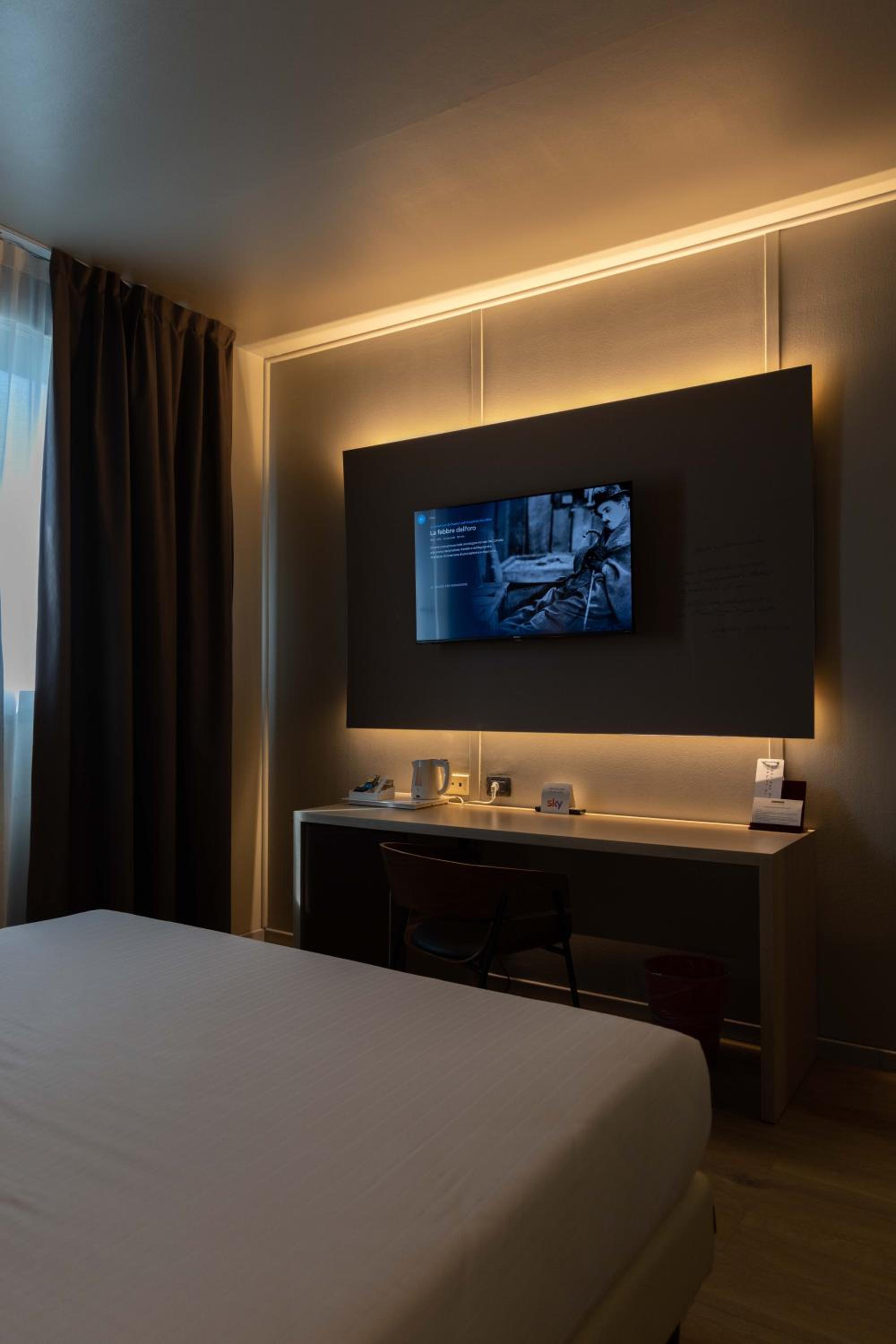 Classic Double Room (1 Adult) - Photo 6