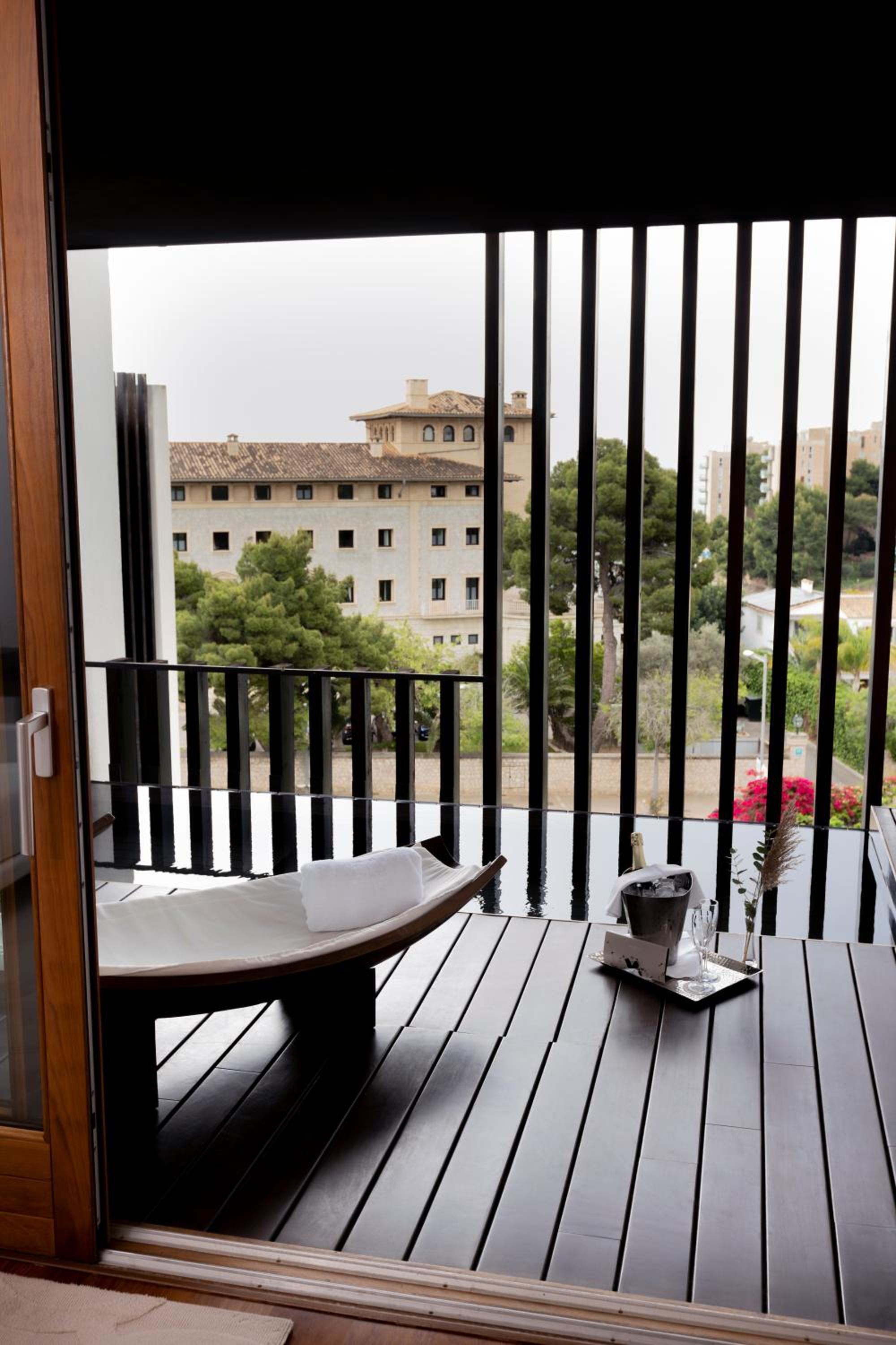 Deluxe Double Room with terrace and pool thumbnail 5