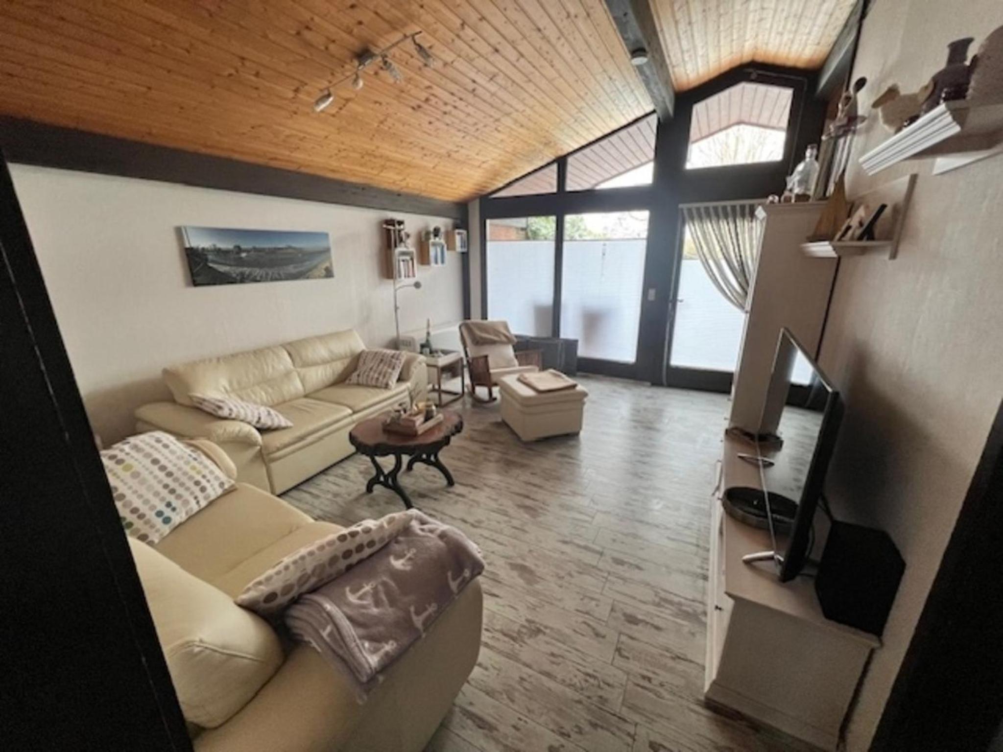 Bungalow photo 1