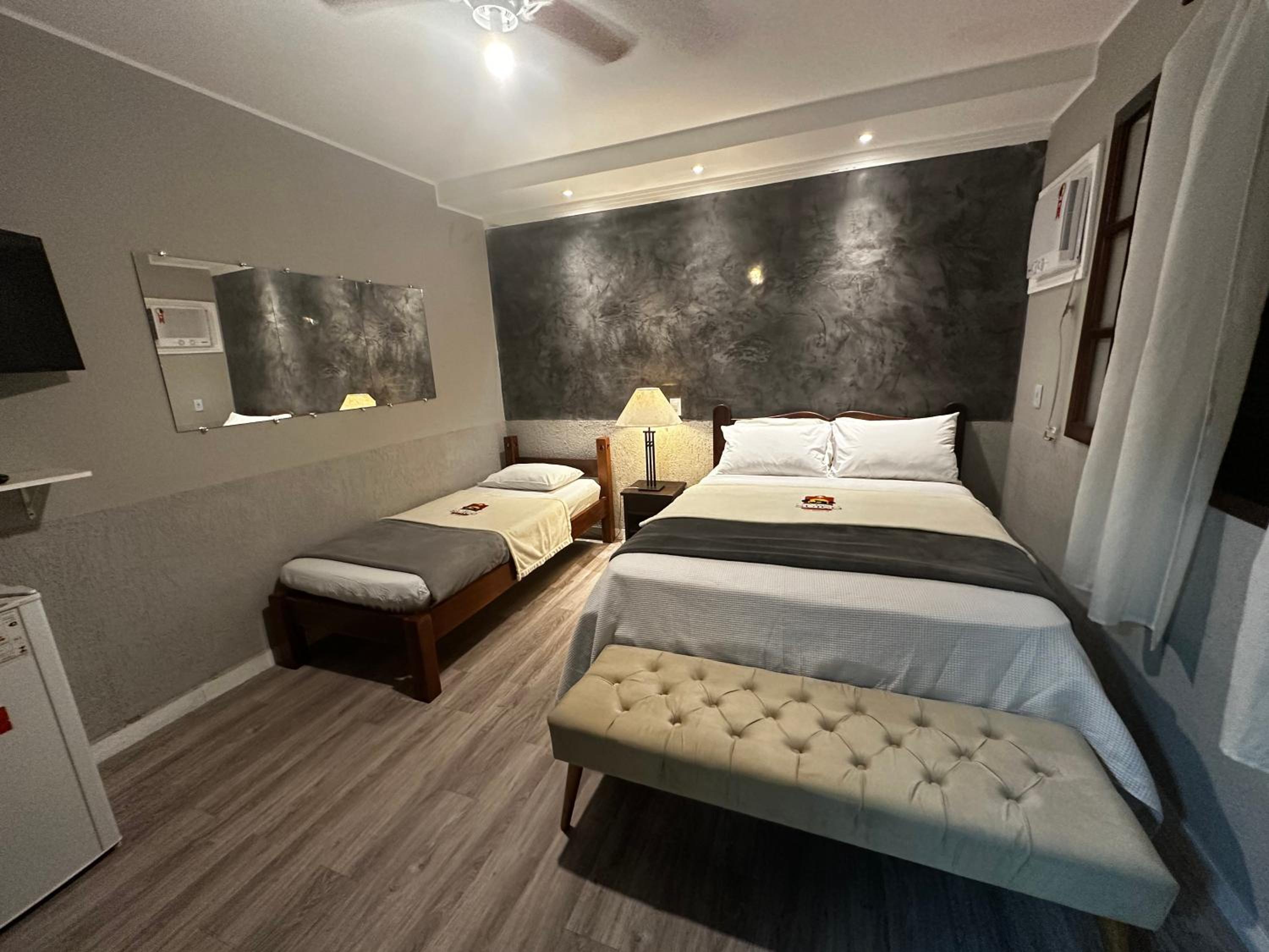 Economy Quadruple Room photo 3