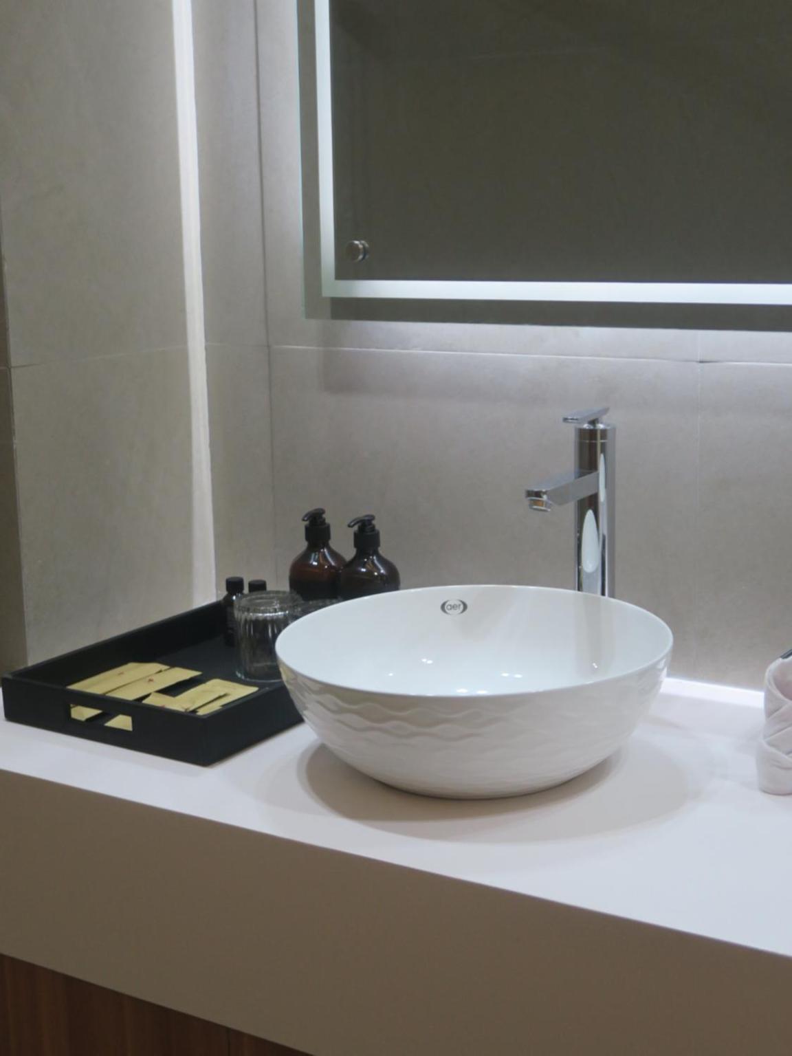 Junior Suite with Ocean View - Photo 6