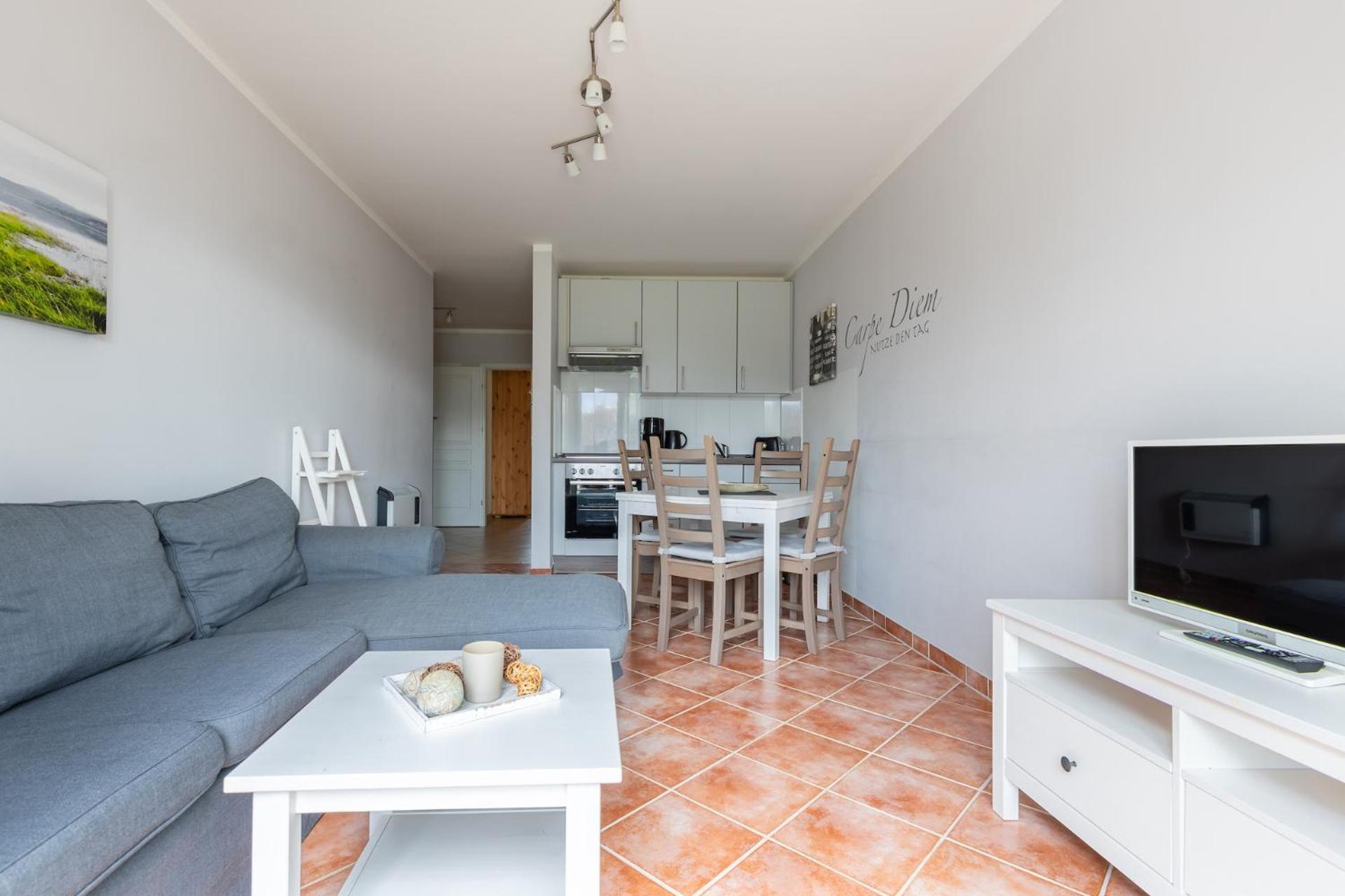 Apartment with Balcony photo 1