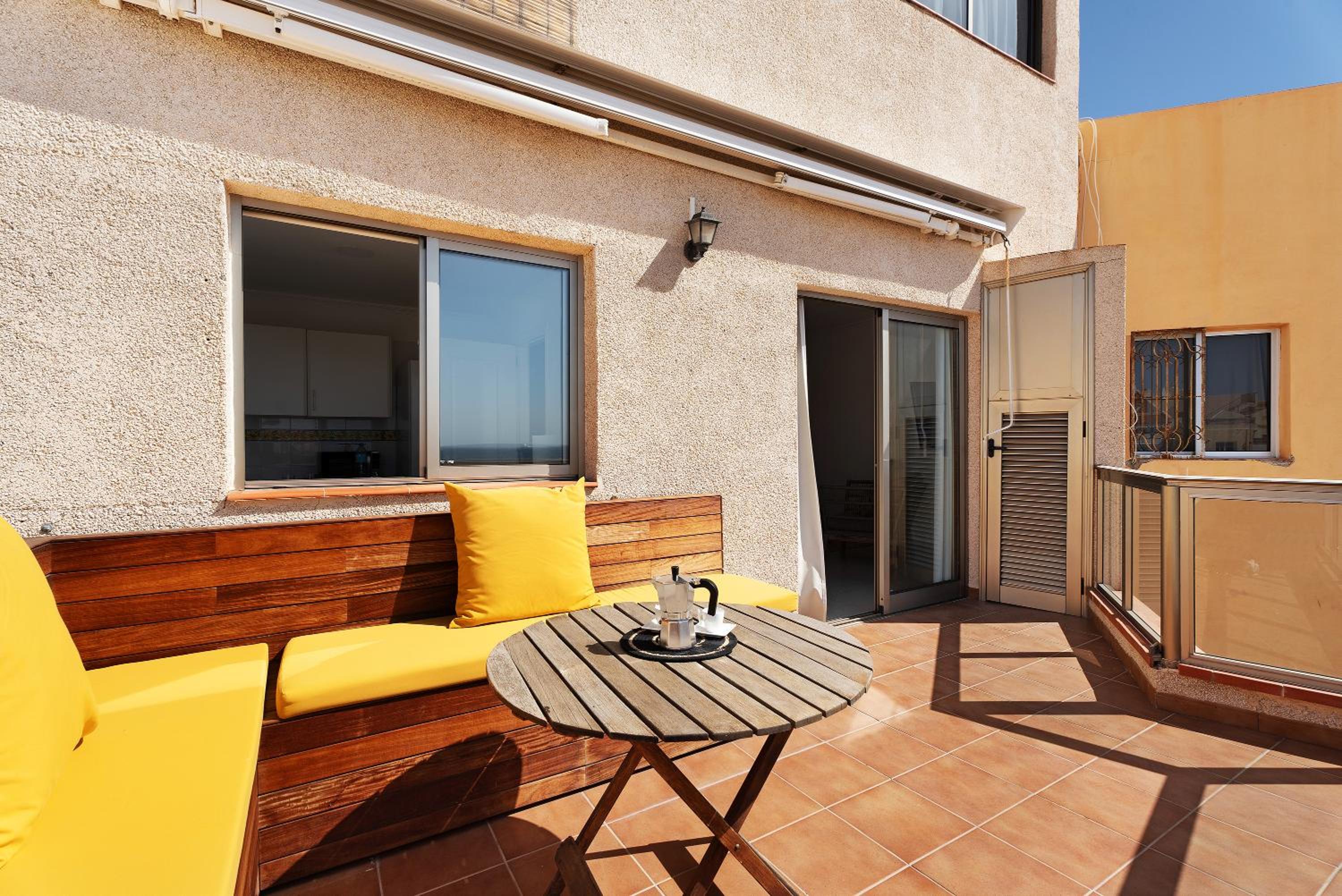 Three-Bedroom Premium Apartment with Balcony photo 3