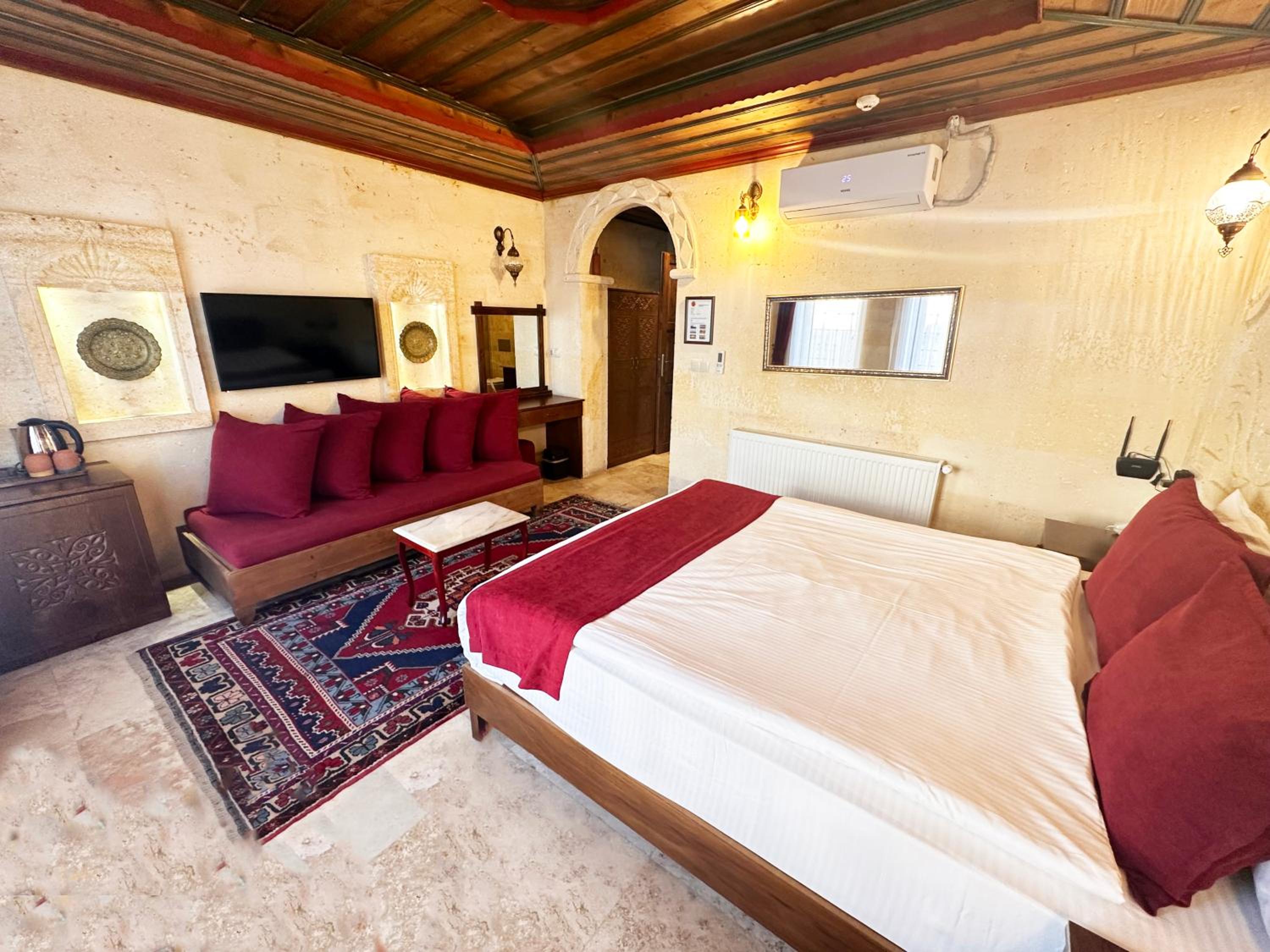 Standard Double Room - Photo 23