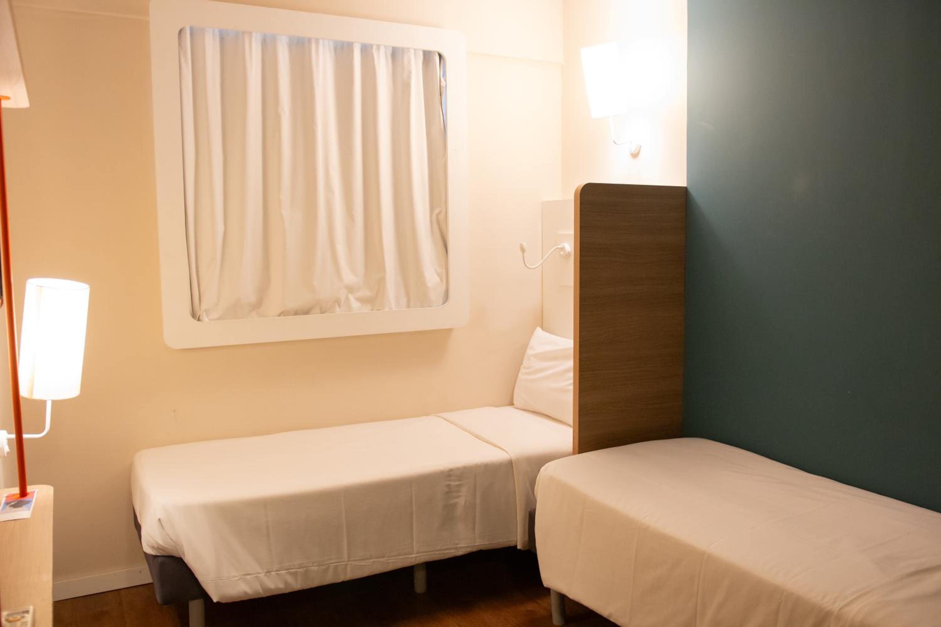 Standard Apartment with Twin Beds photo 2