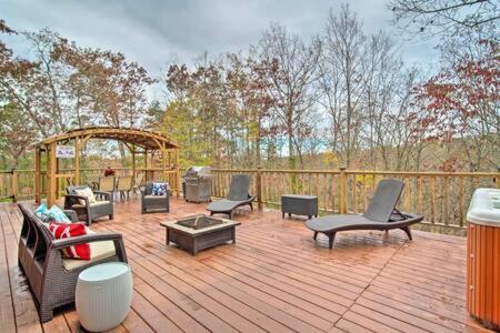 Family Room photo 3