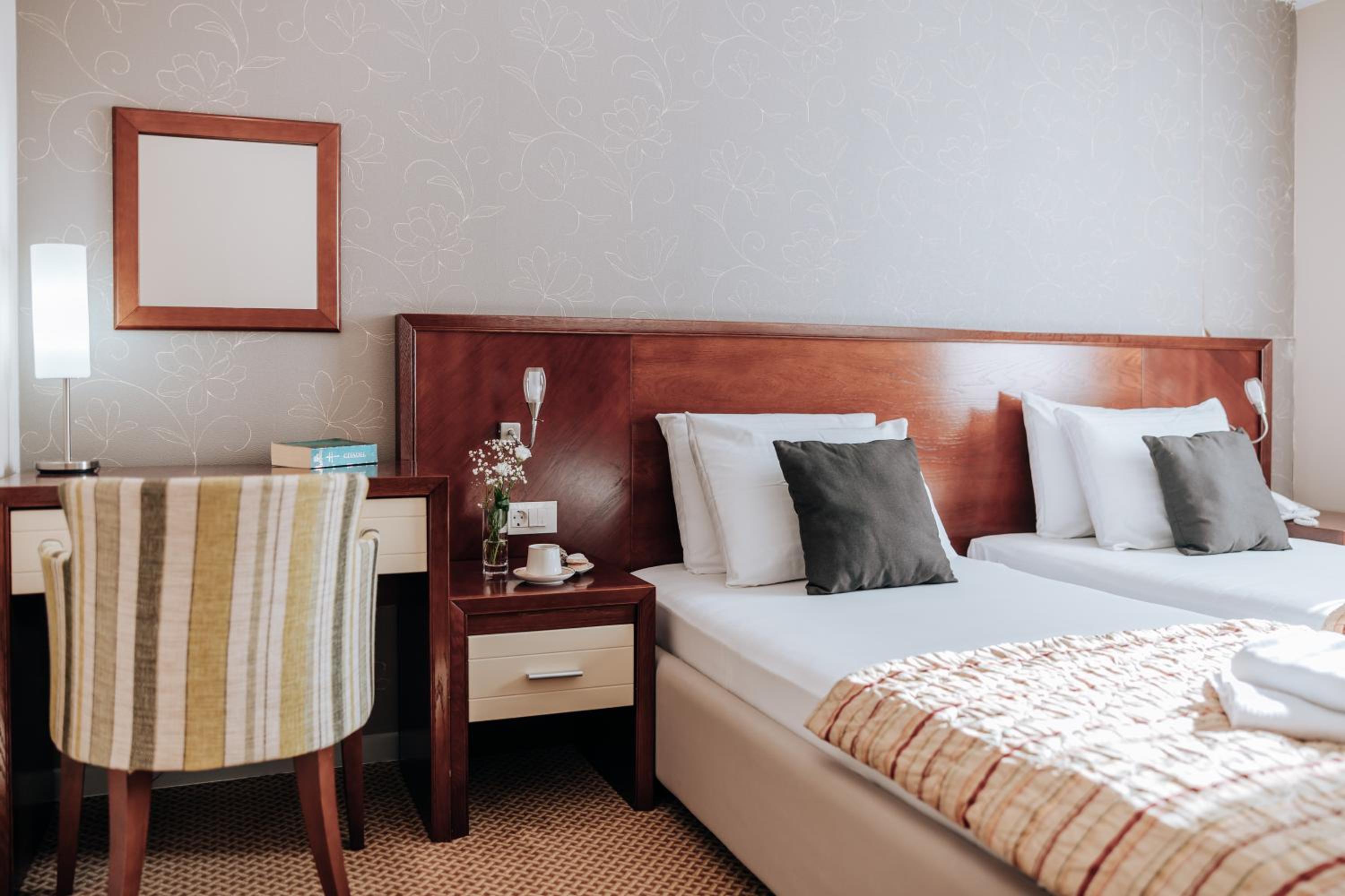 Superior Two Bedroom Apartment - Photo 7