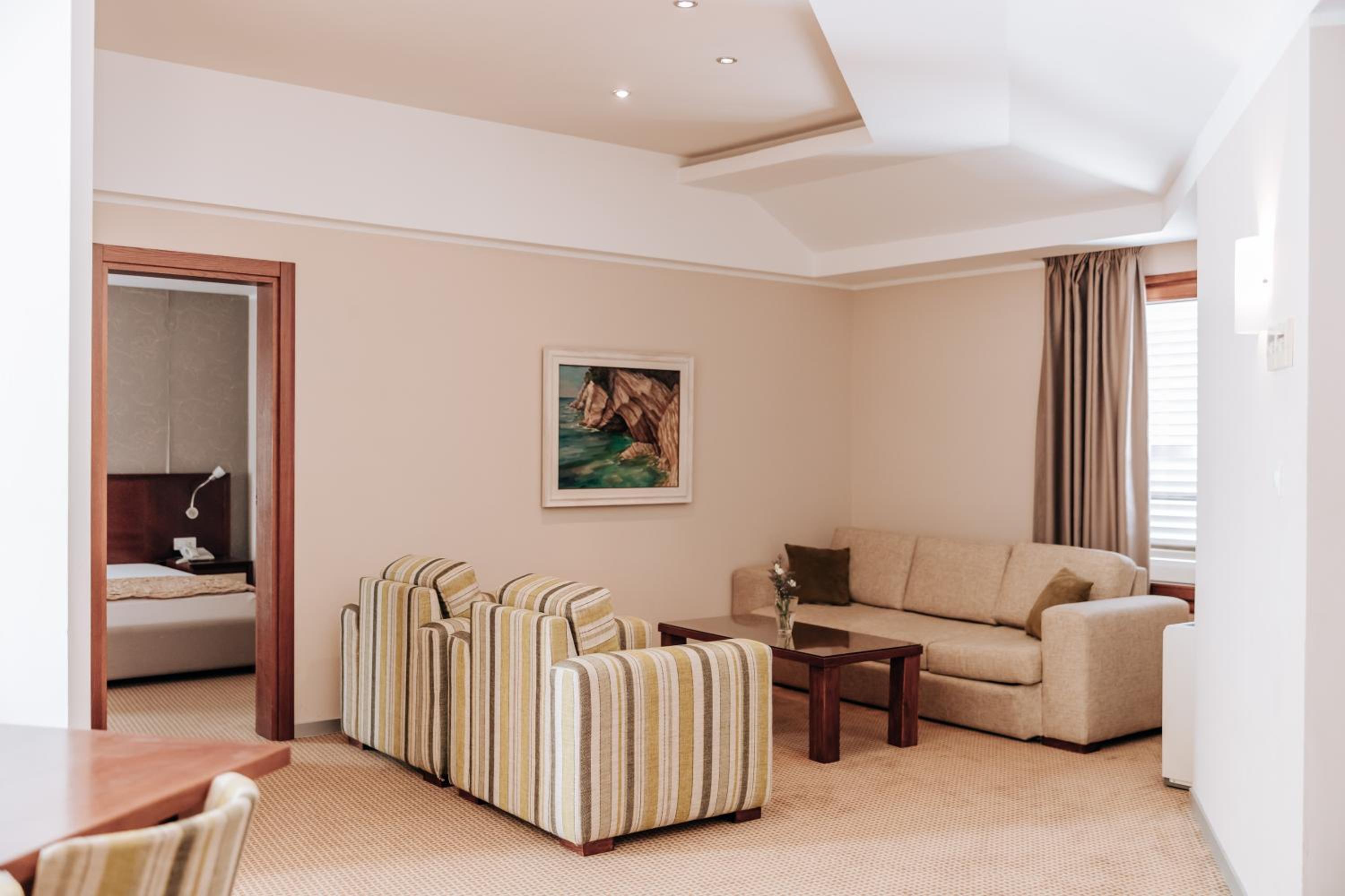 Superior Two Bedroom Apartment - Photo 10