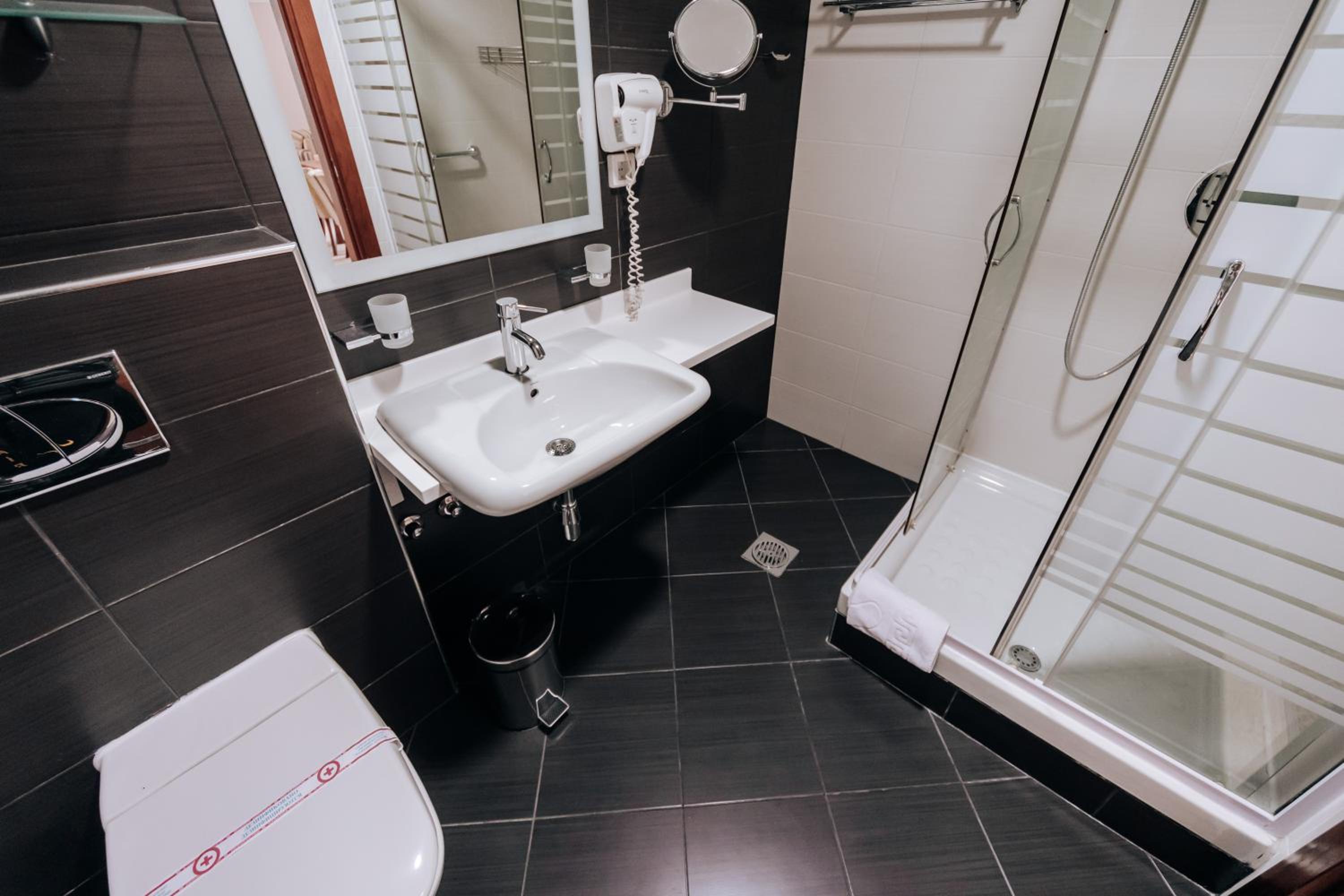 Superior Two Bedroom Apartment - Photo 5