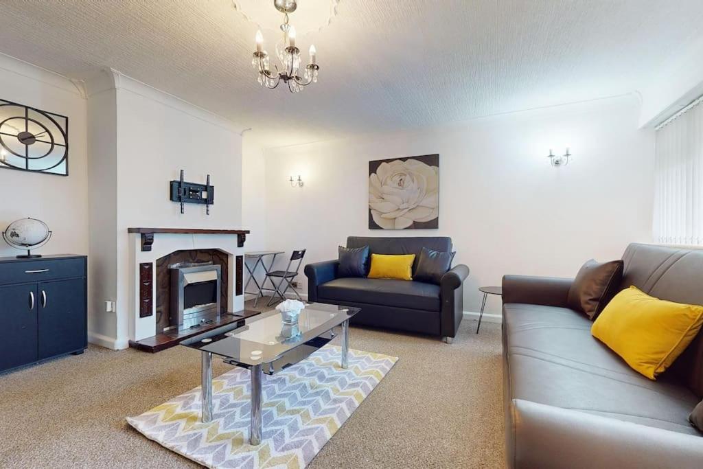 Three-Bedroom House photo 1