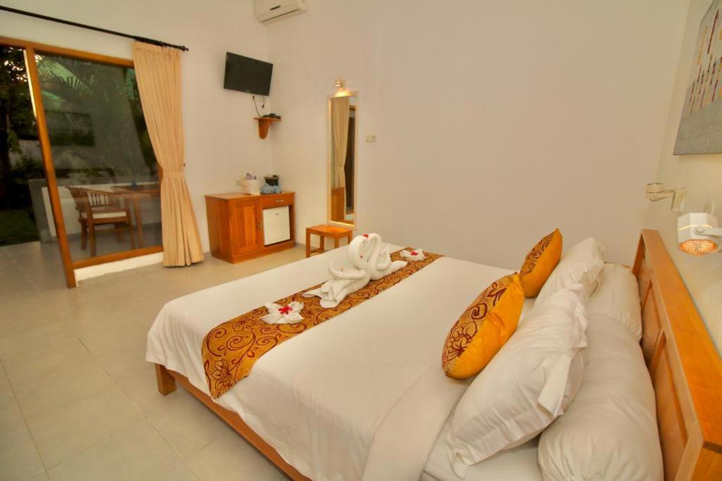 Three-Bedroom Villa photo 1