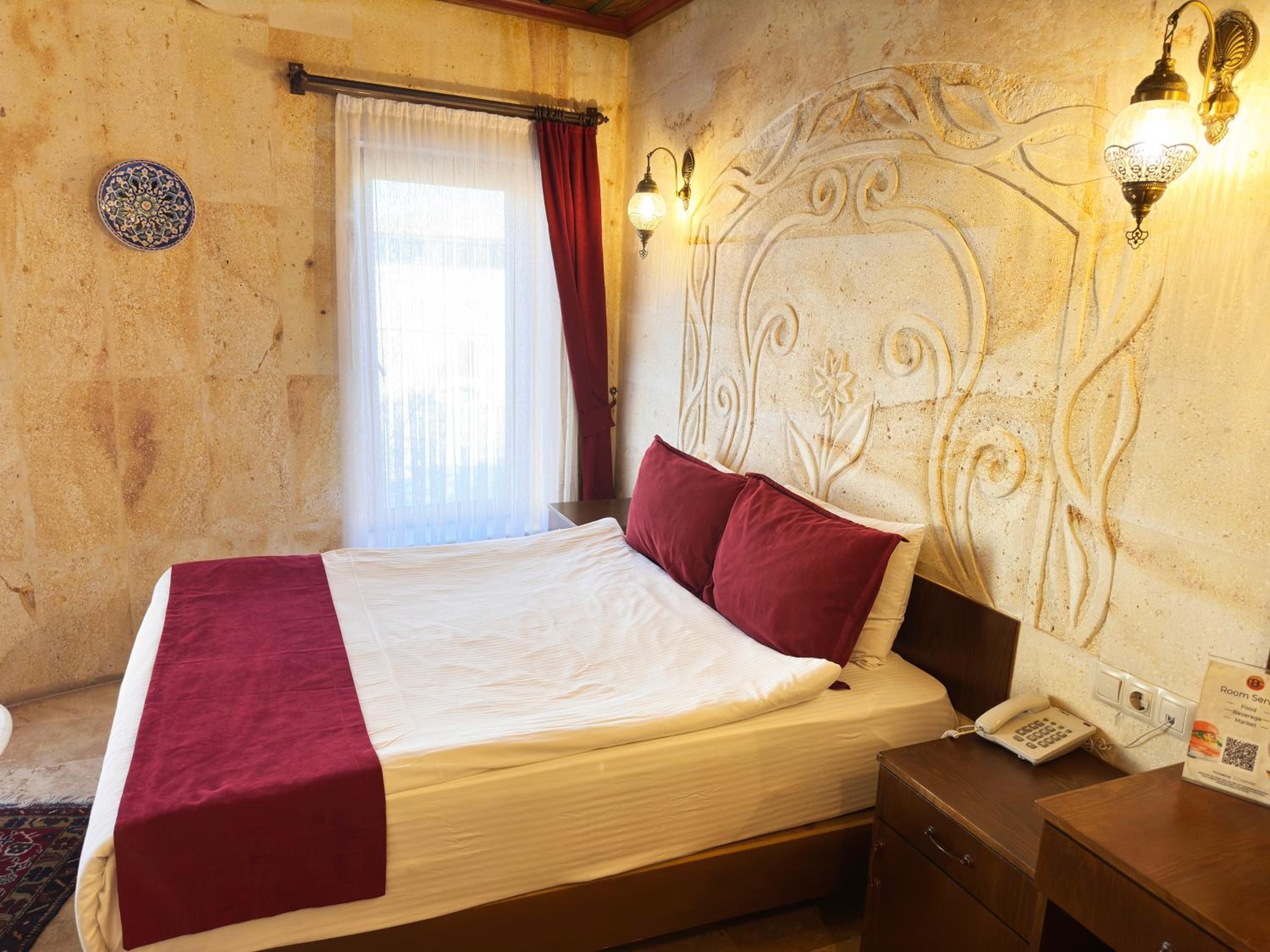 Double Room with Mountain View - Photo 2
