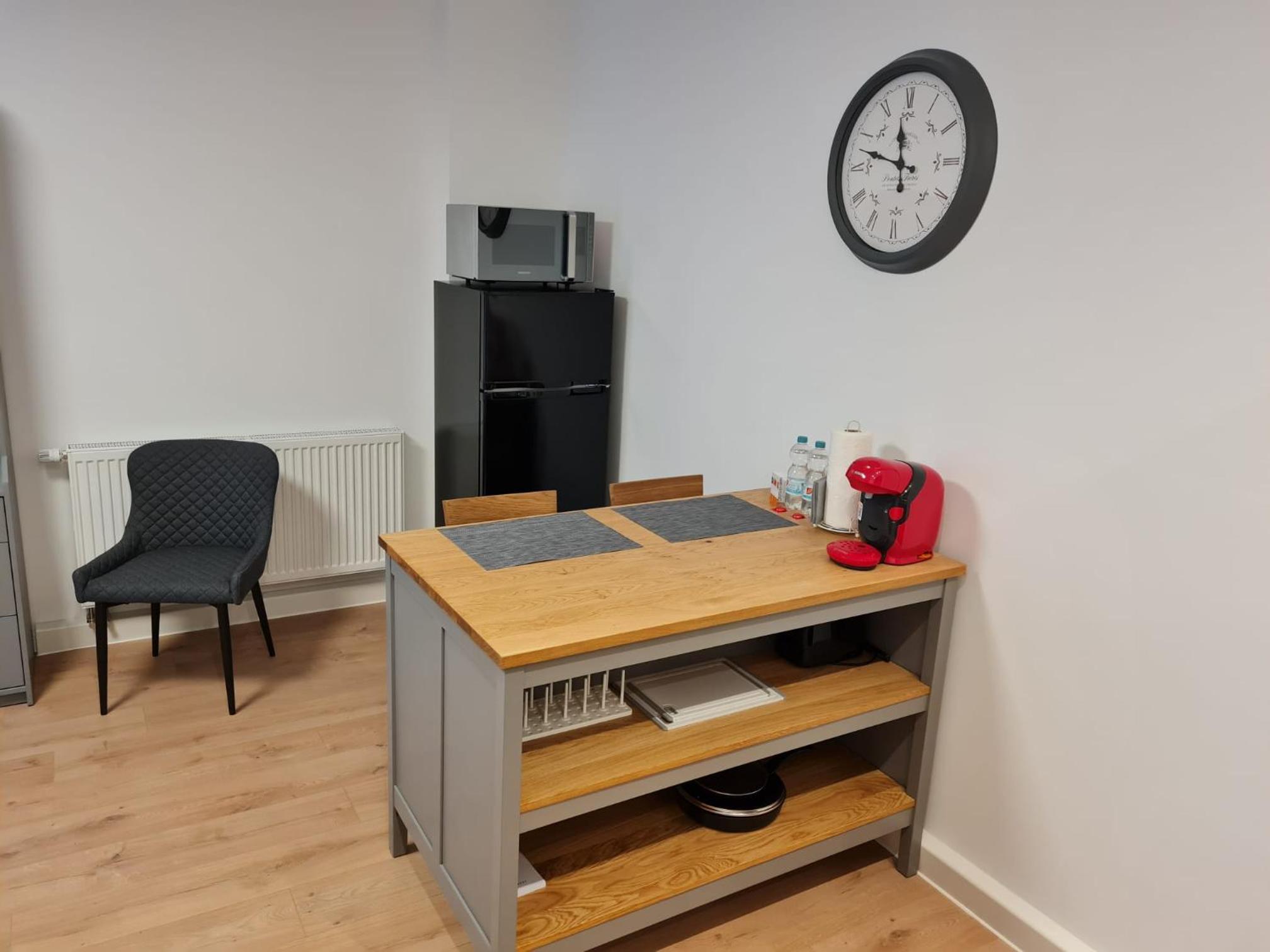 Large Double Room - Photo 6