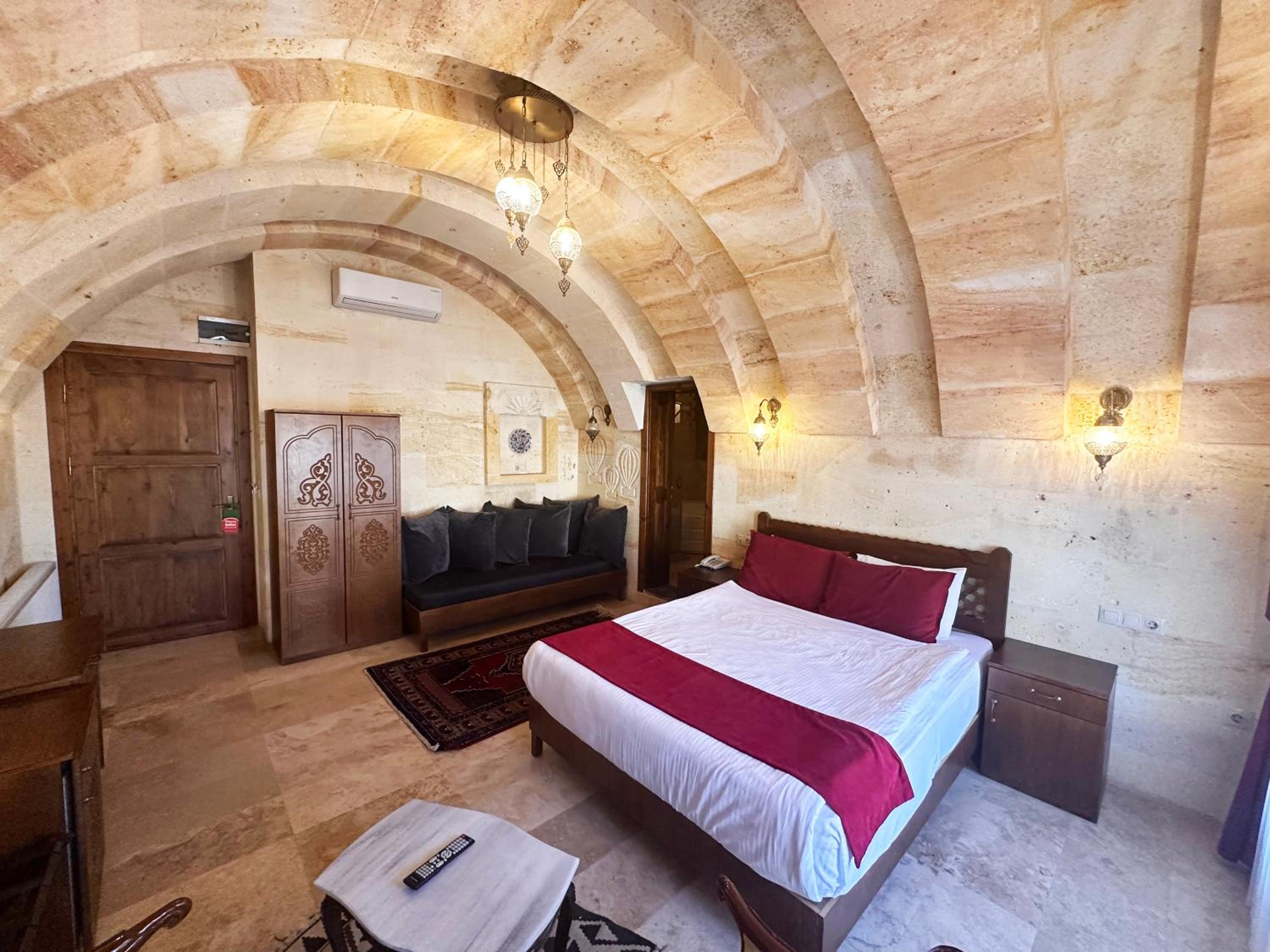 Deluxe Triple Room - Photo 12
