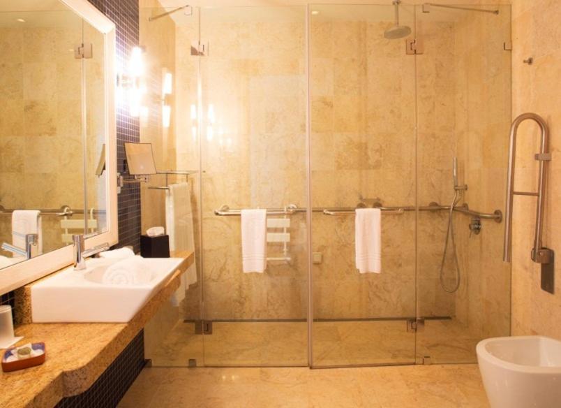 Standard Single Room thumbnail 6