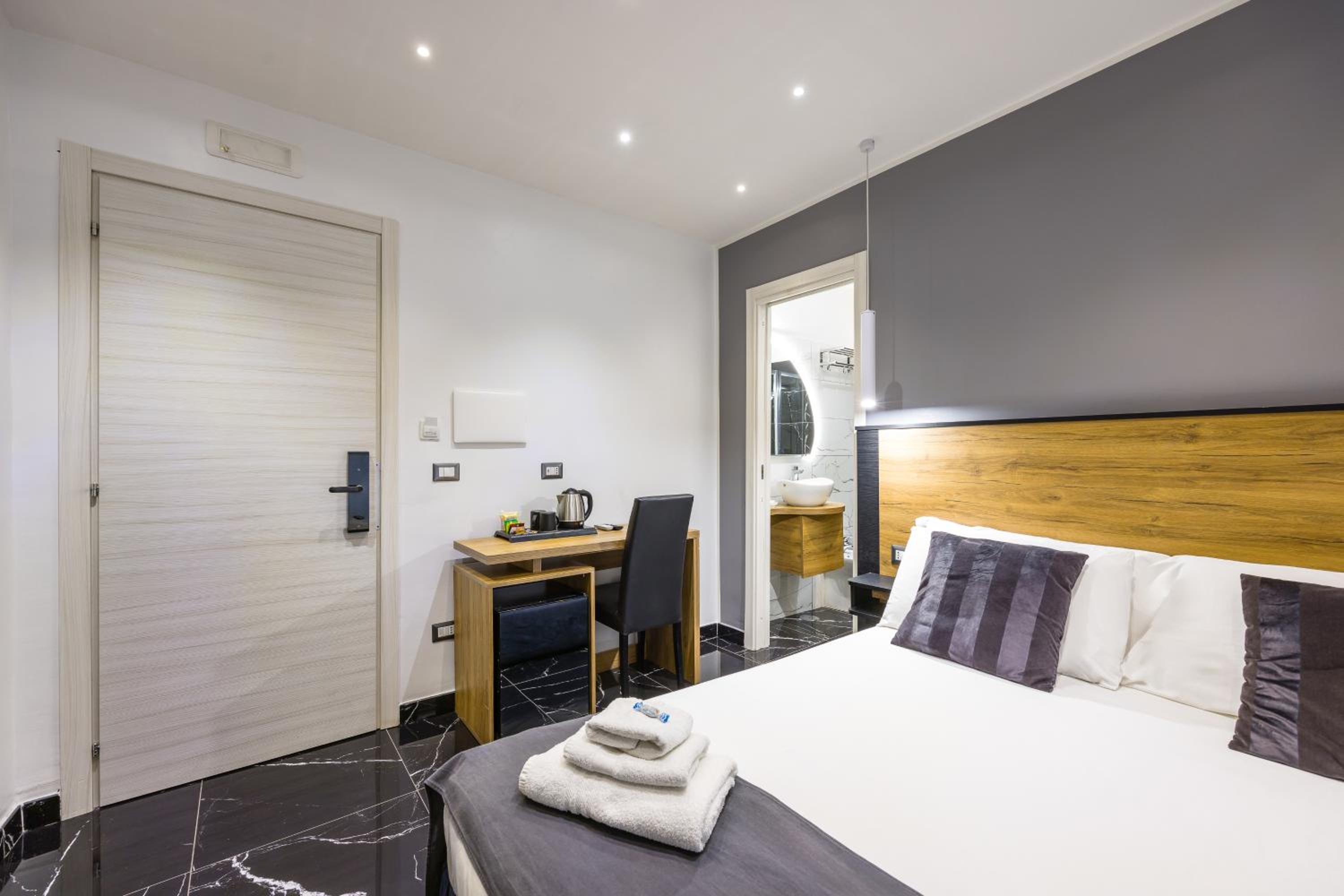 Superior Double Room - Photo 10