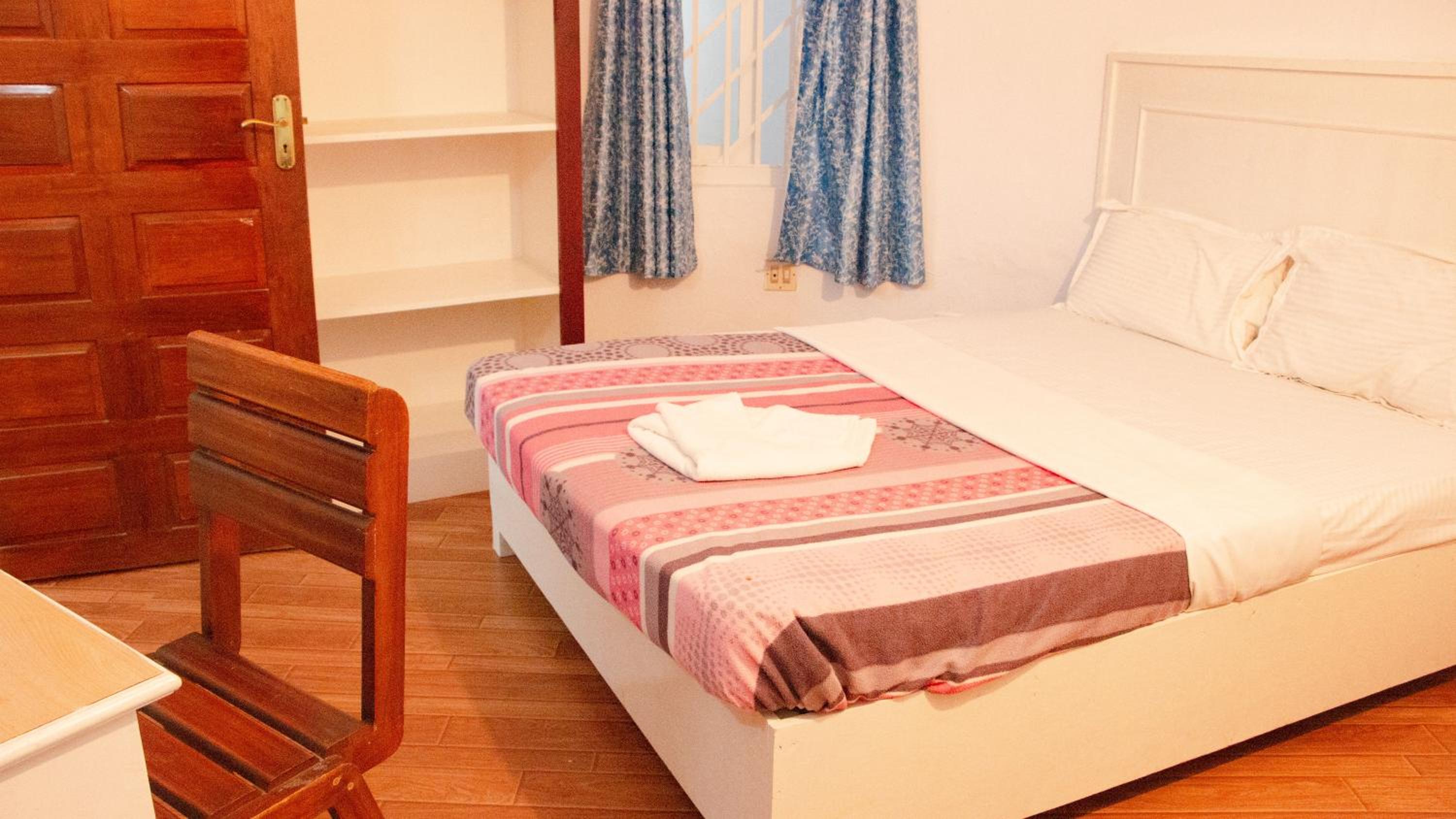 Deluxe Double Room (2 Adults + 1 Child) photo 2