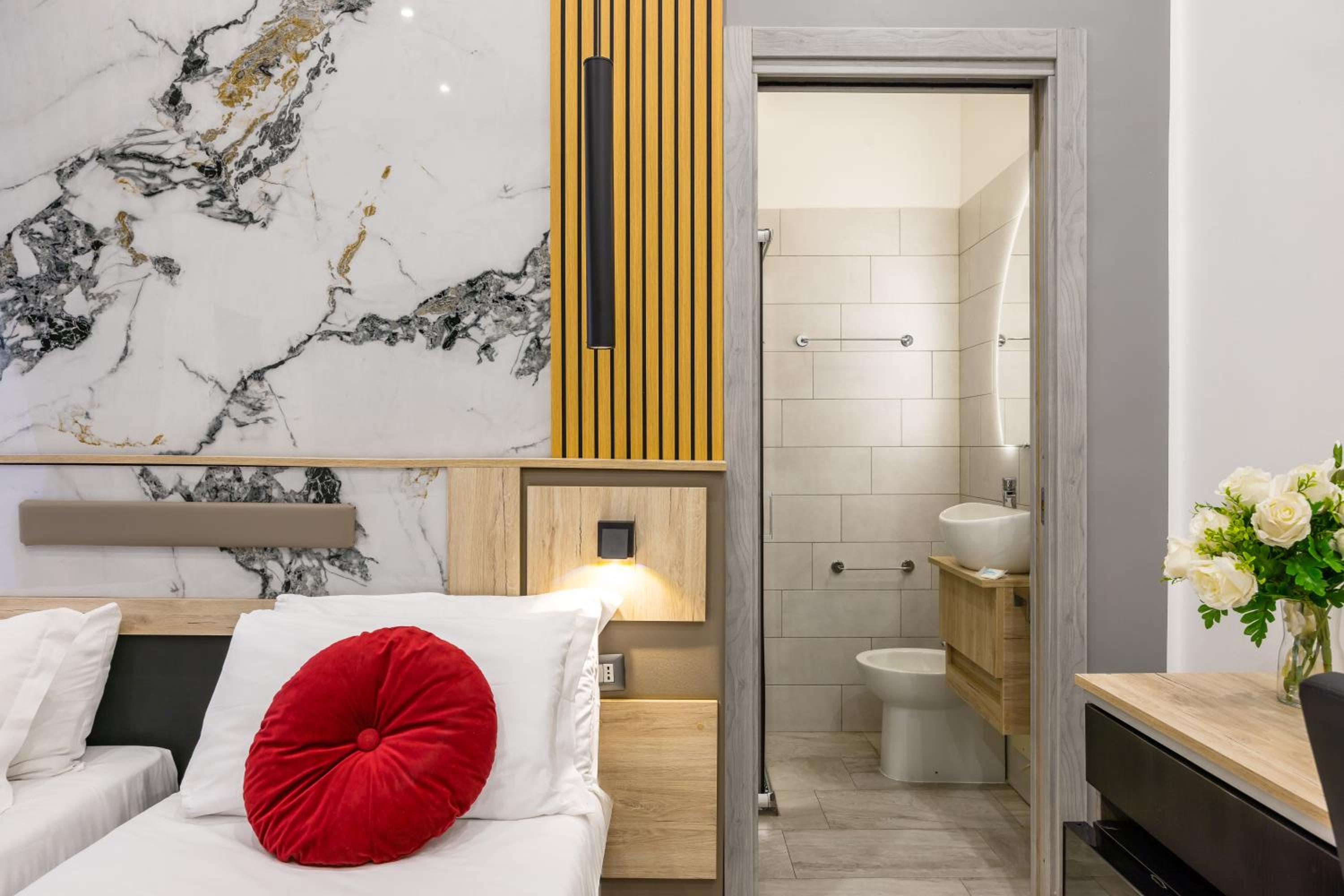 Double or Twin Room thumbnail 6