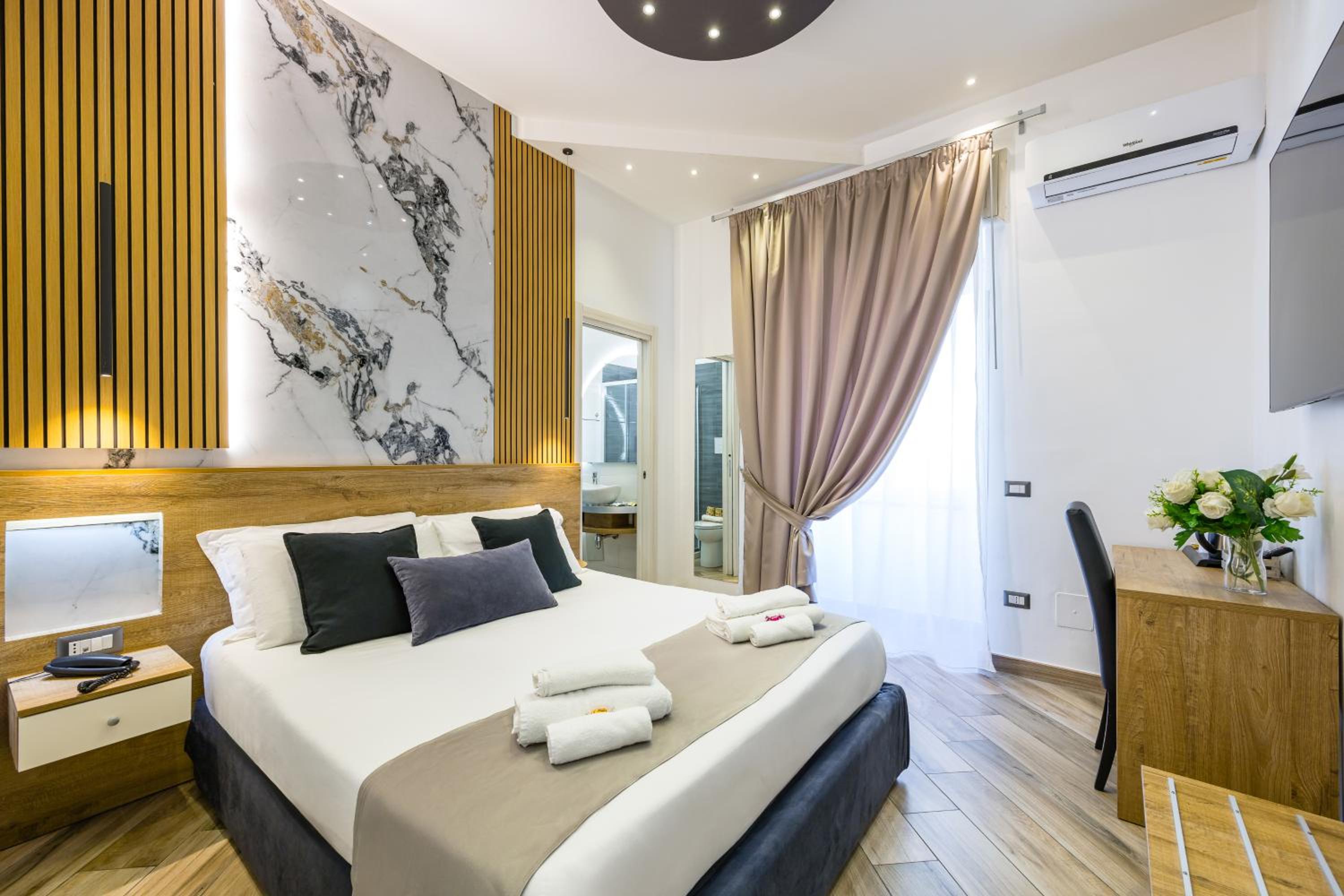 Economy Double Room - Photo 18