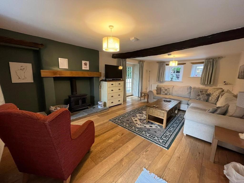 Three-Bedroom House photo 3