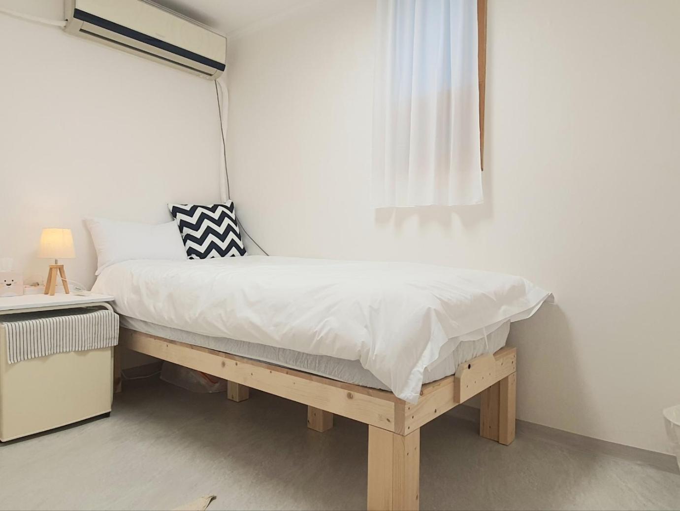 Economy Single Room