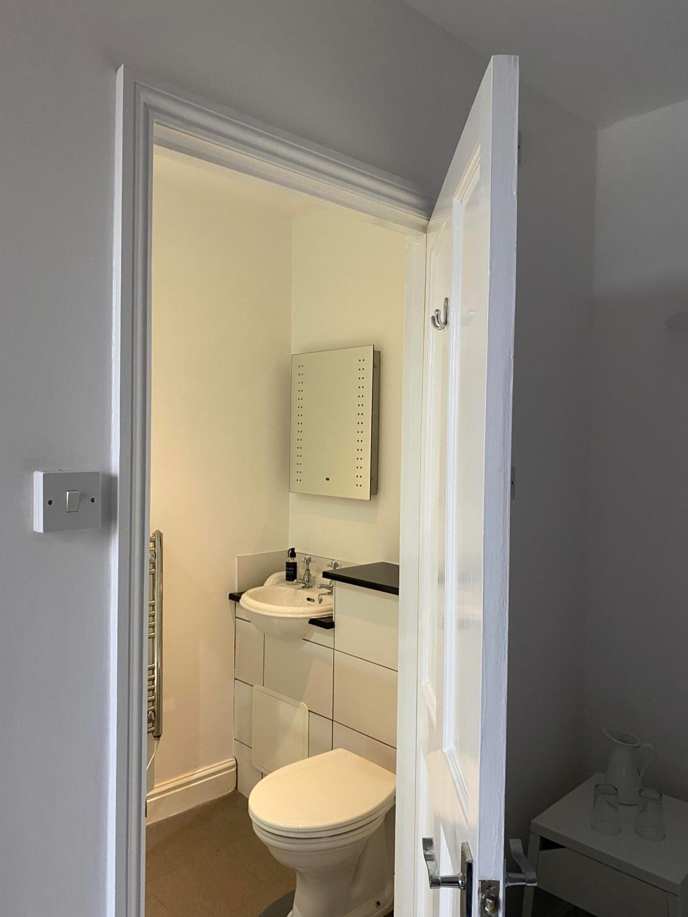 Double Room with Private Bathroom photo 3