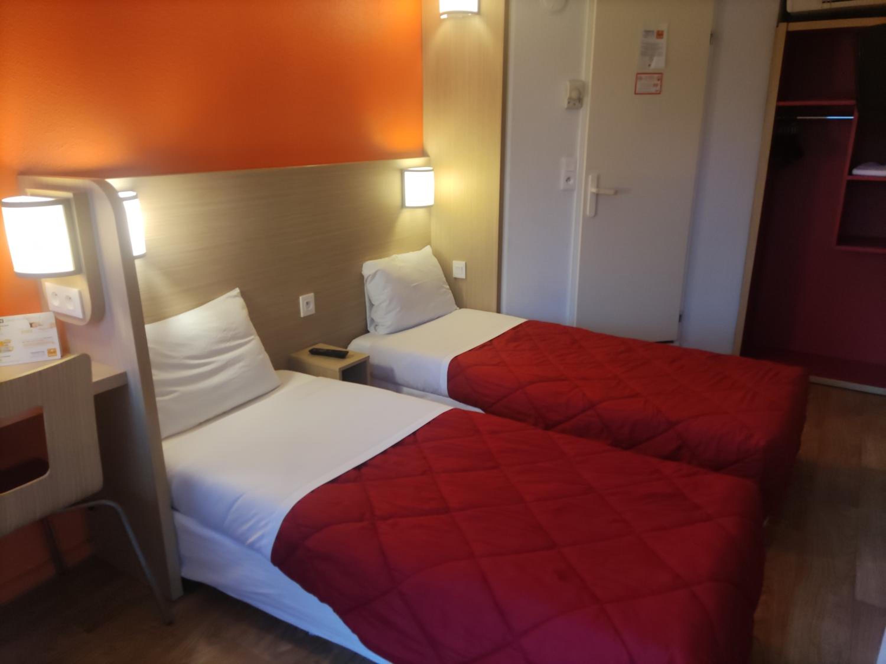 Twin Room - Photo 1