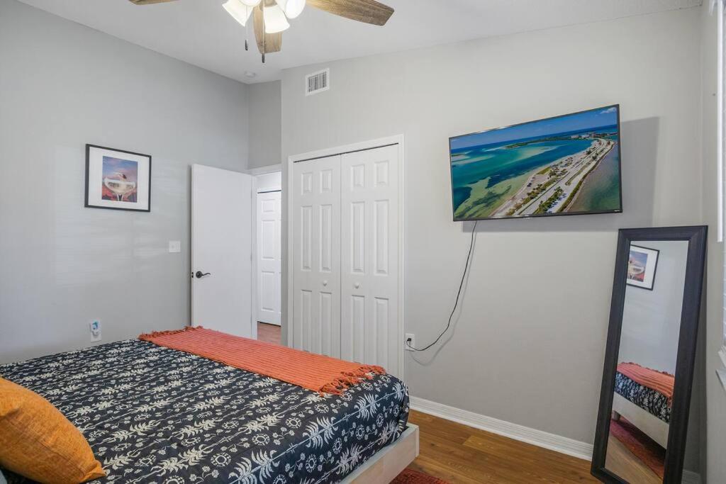 Four-Bedroom House photo 2