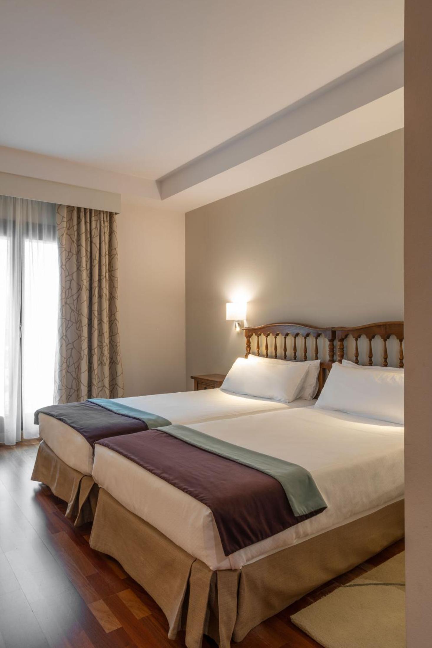 Standard Double Room - Photo 6