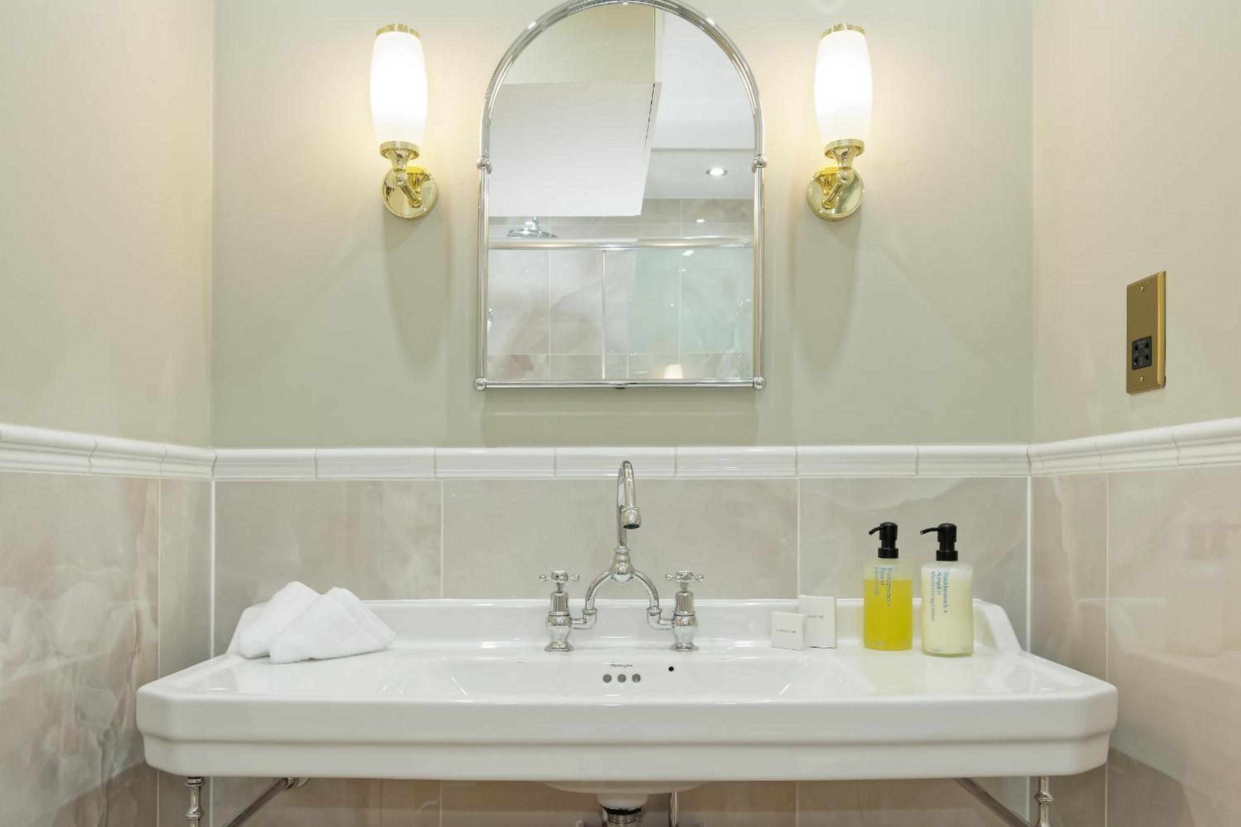Superior King Room photo 3