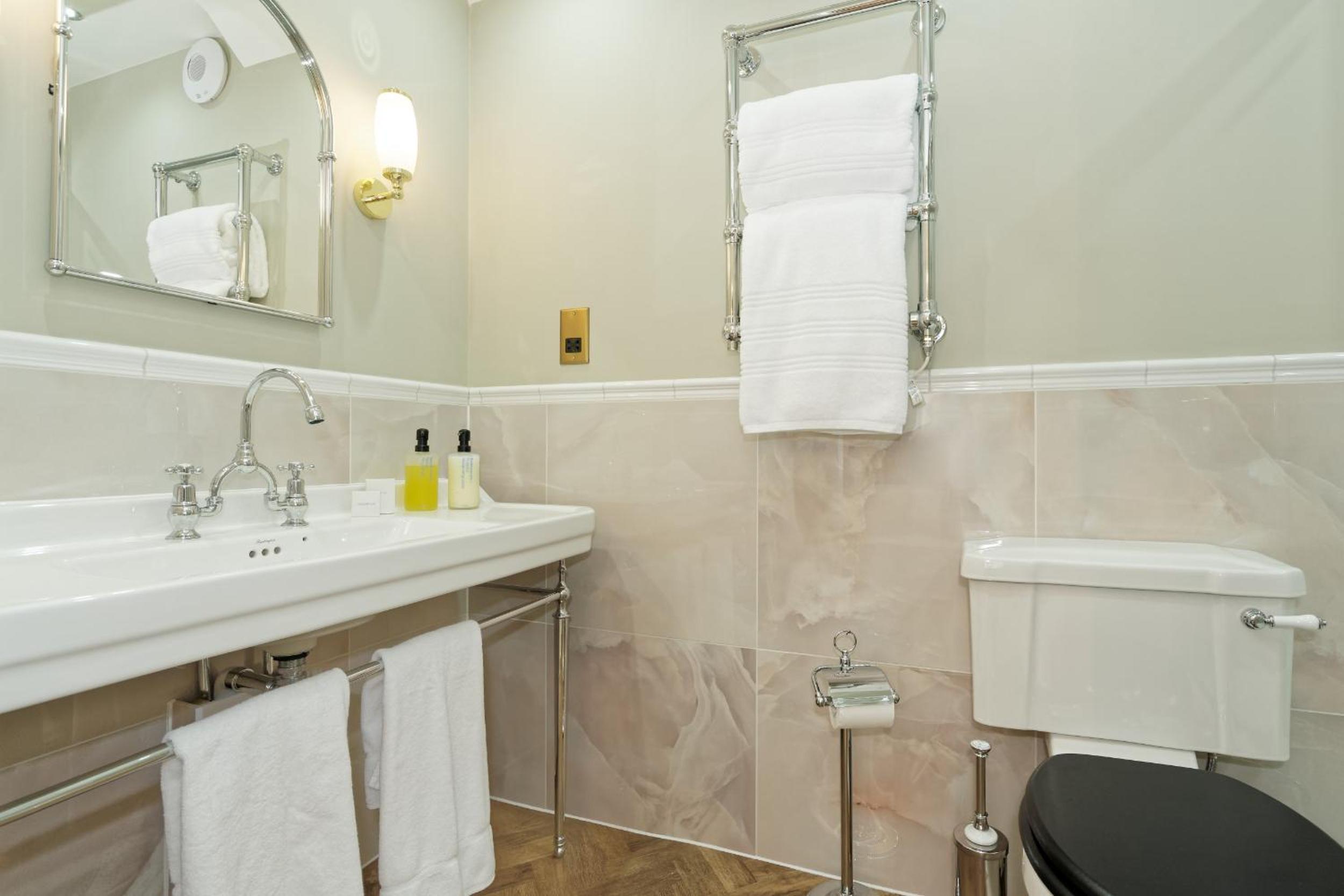 Superior King Room photo 2