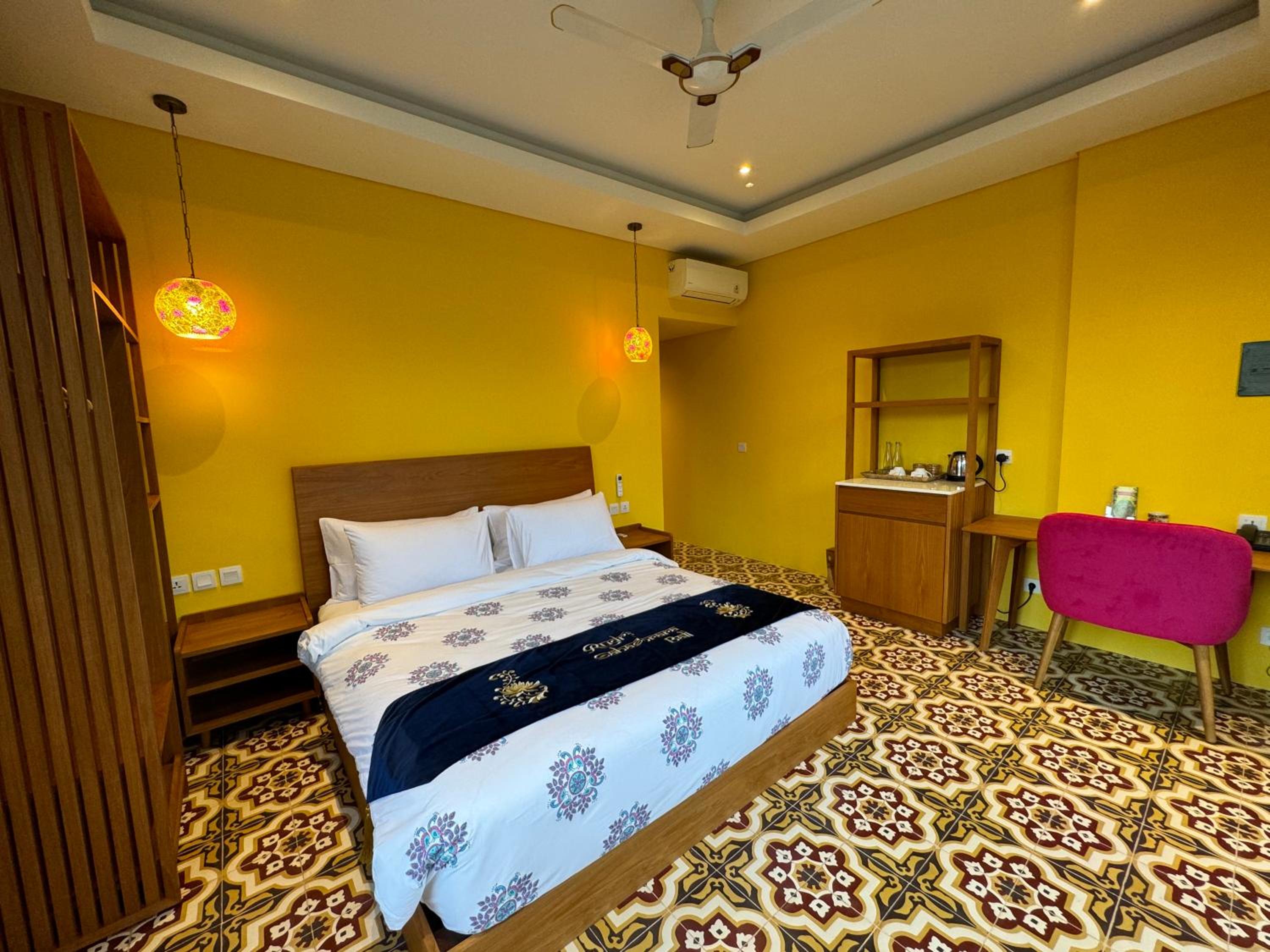 Deluxe King Room
