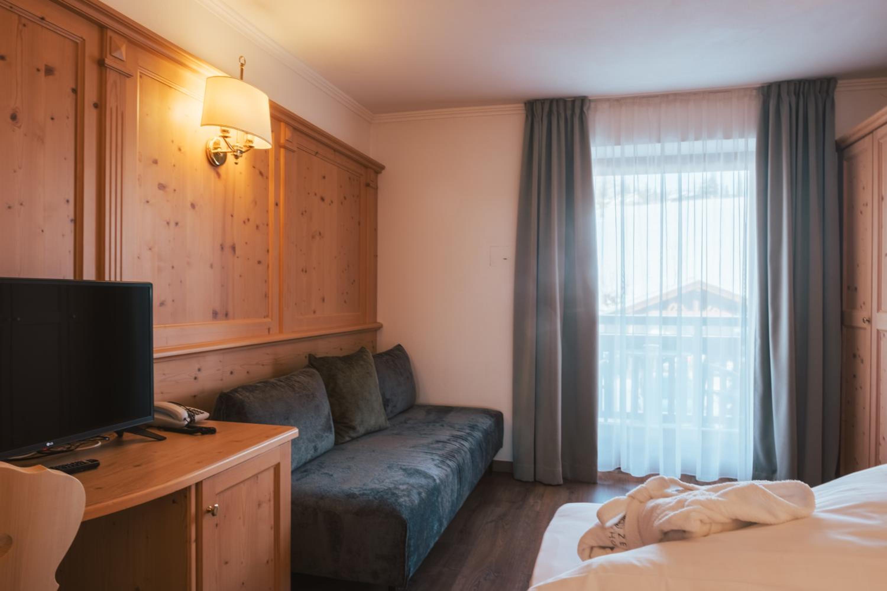 Standard Double Room - Photo 2