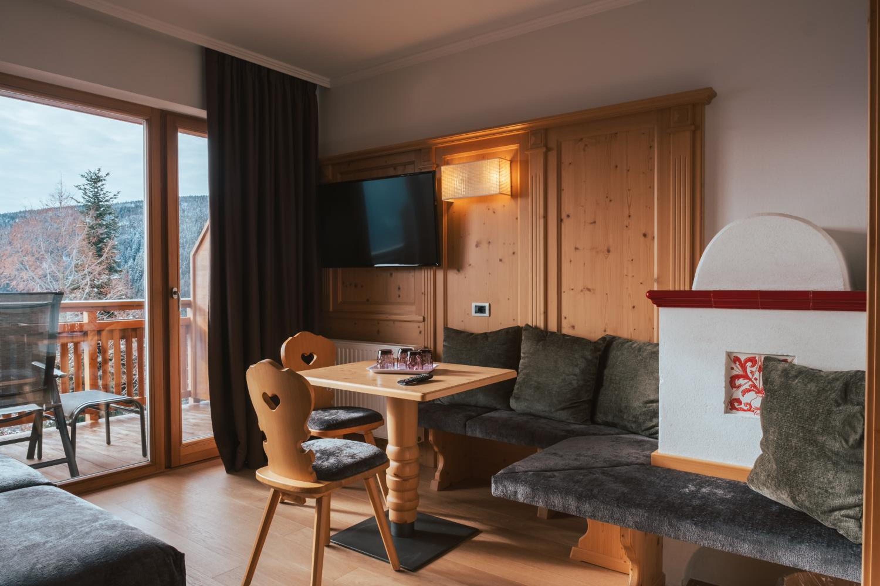Suite with Balcony - Photo 3