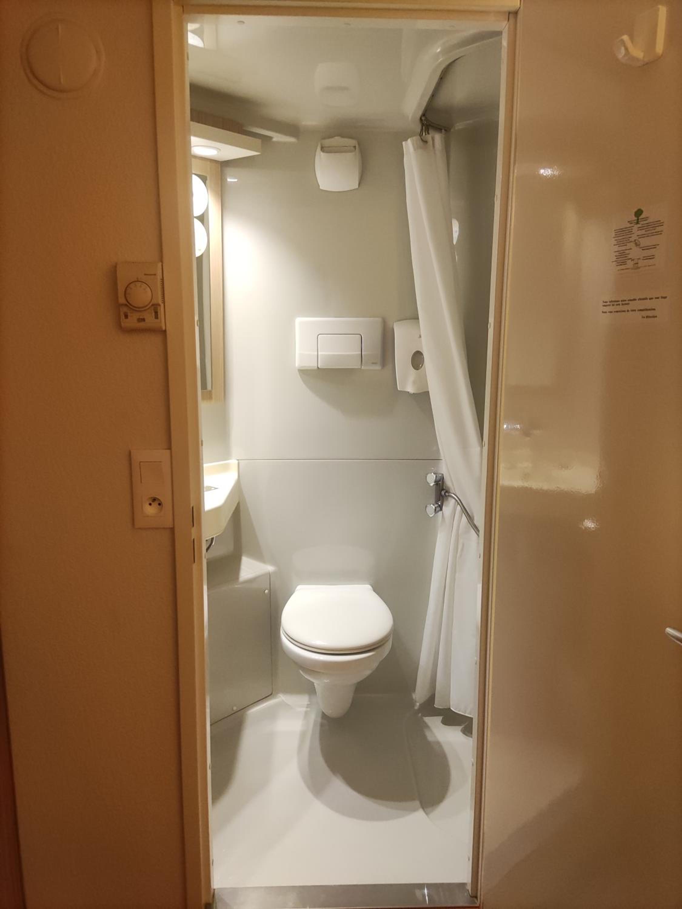 Double Room - Photo 2