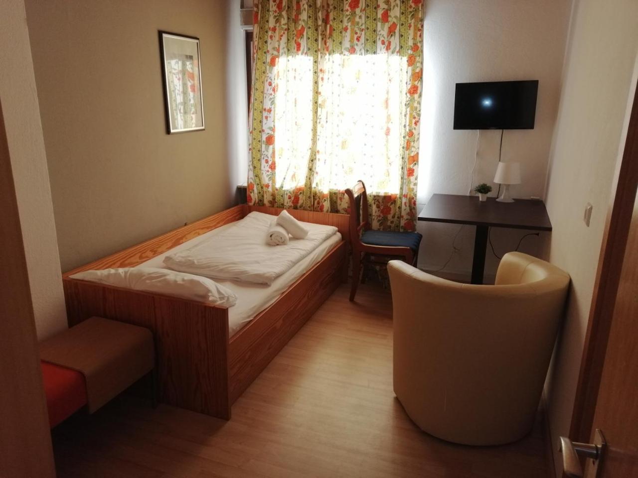 Standard Single Room photo 2