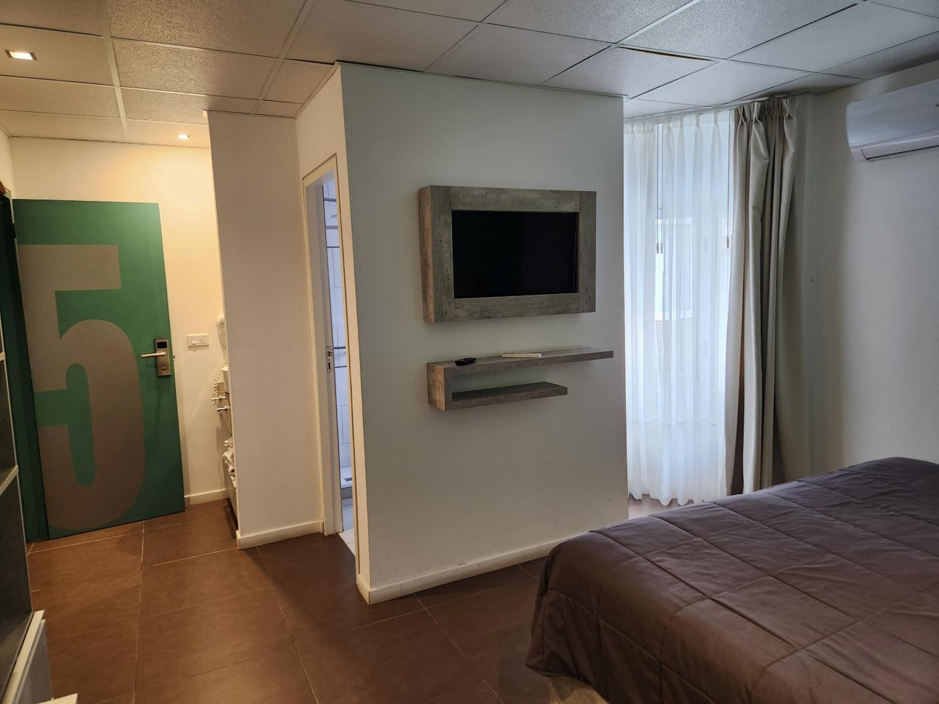 Deluxe Suite photo 2