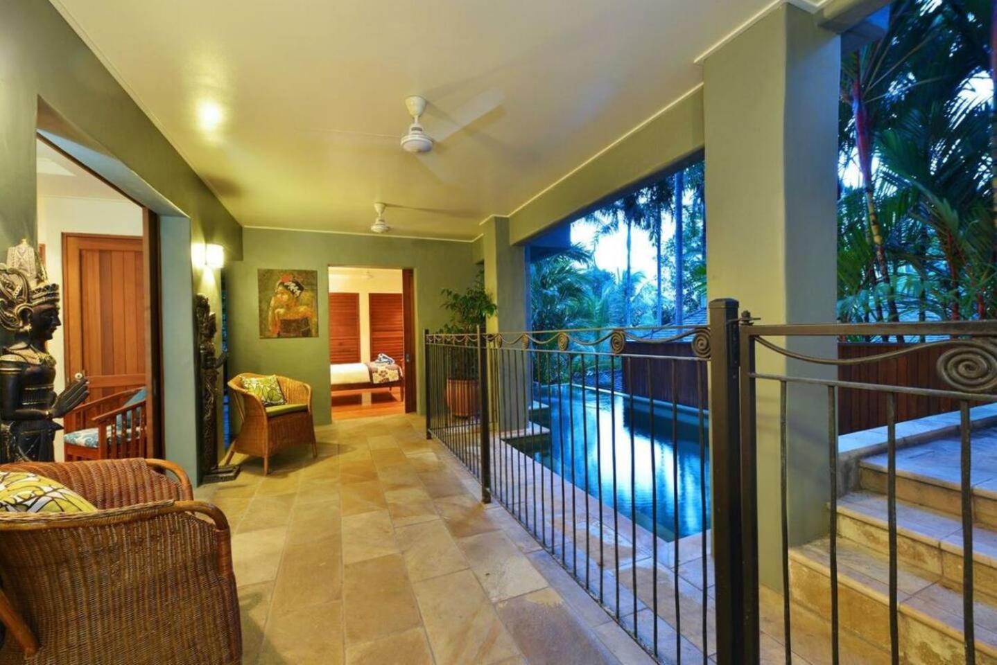 Villa photo 3