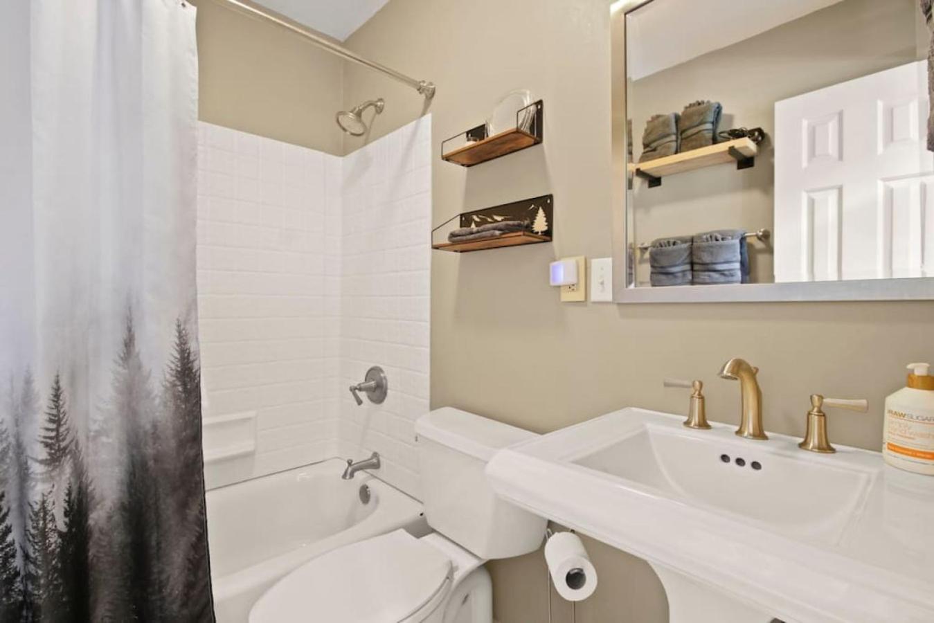 Two-Bedroom House photo 2