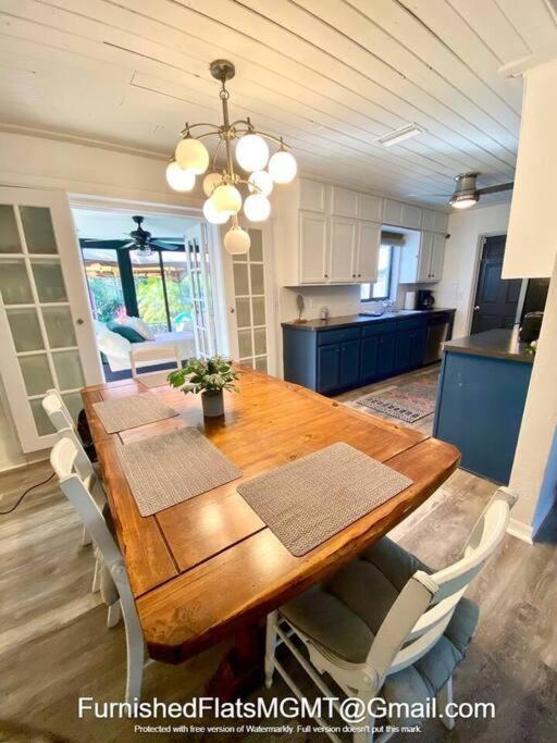 Three-Bedroom House photo 2