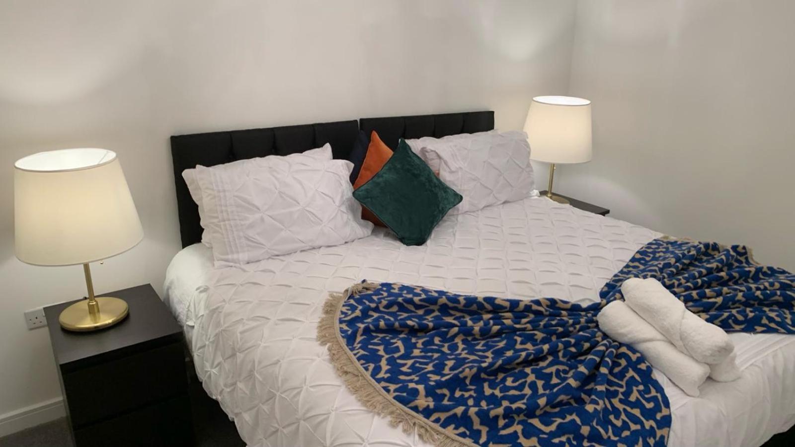Three-Bedroom House photo 2