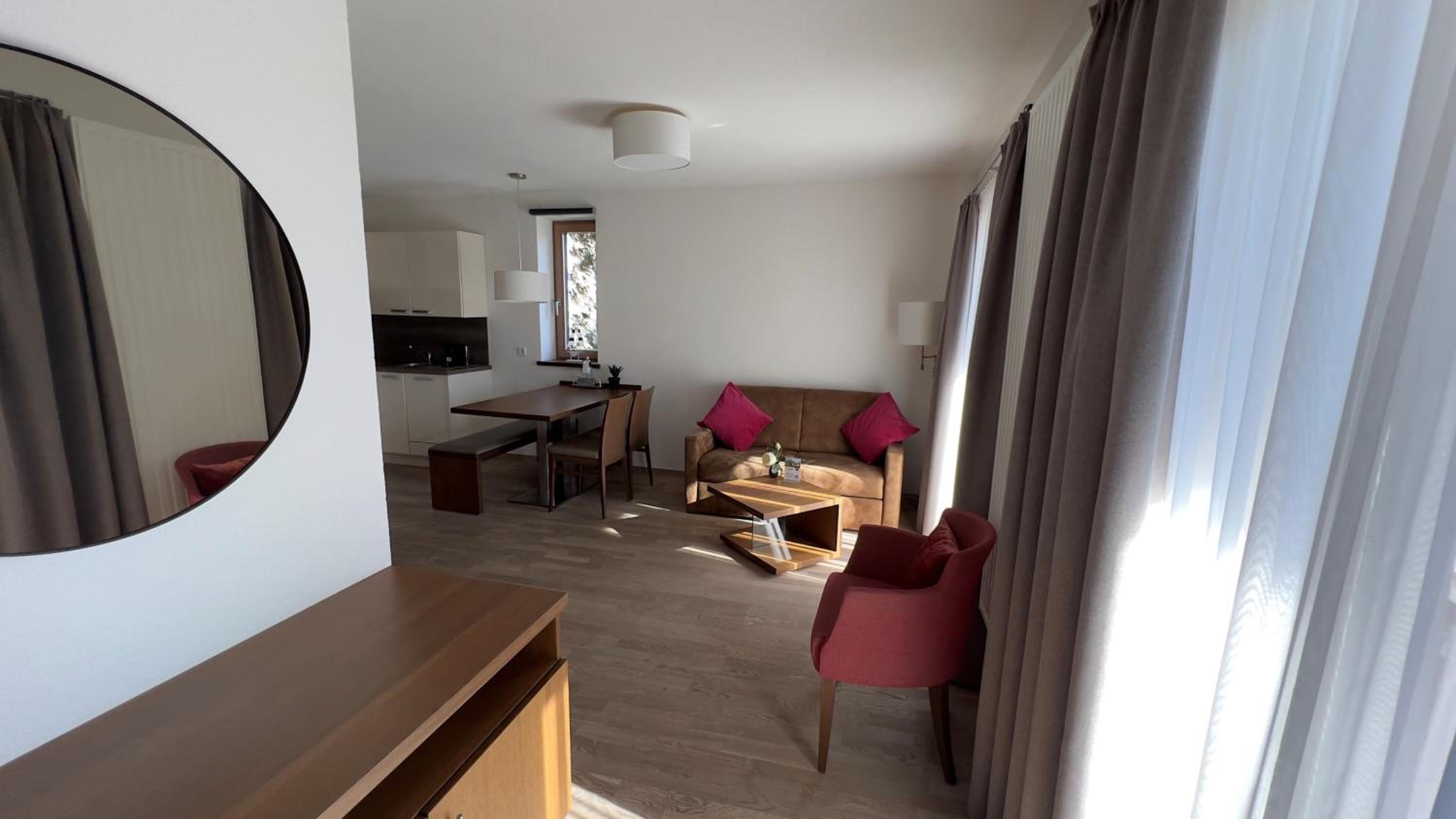 Apartment with Lake View and Terrace (5 Adults)  photo 2