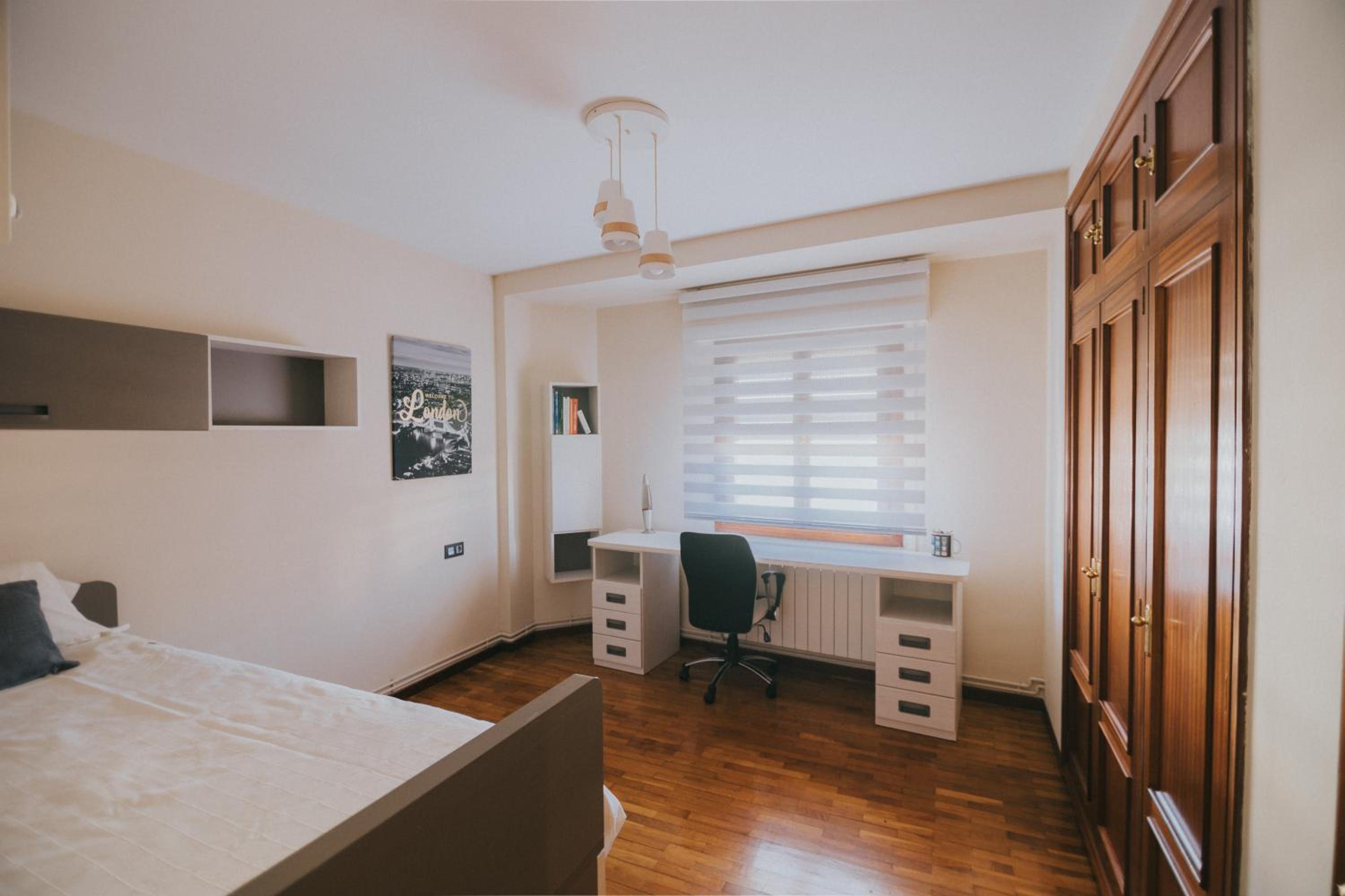 Three-Bedroom Apartment photo 3