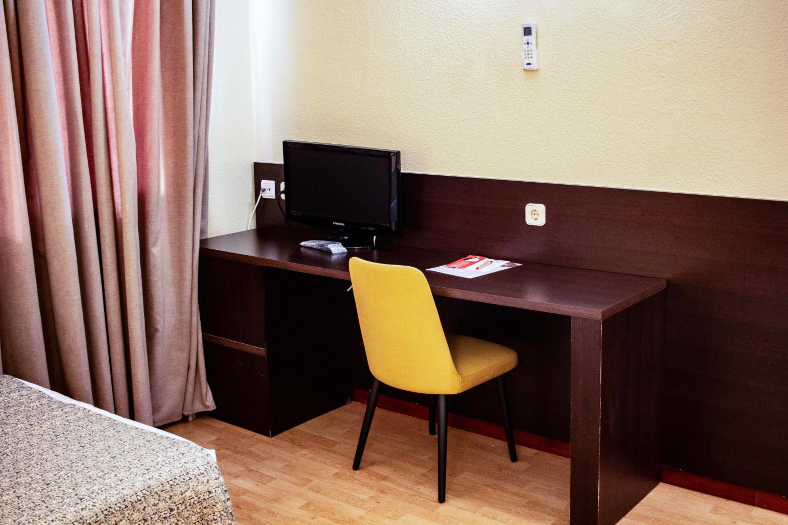 Double or Twin Room - Photo 19