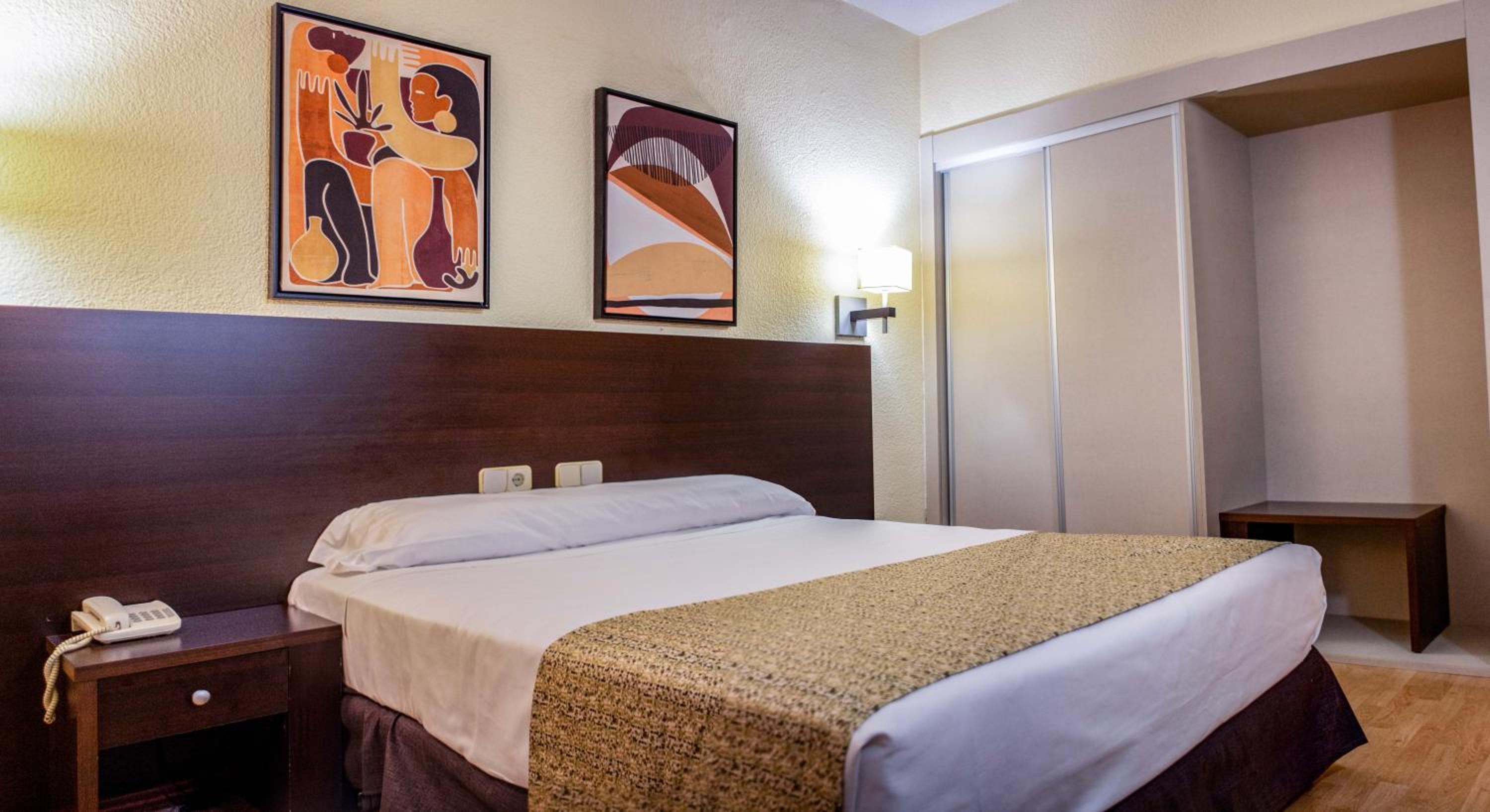 Double or Twin Room - Photo 1