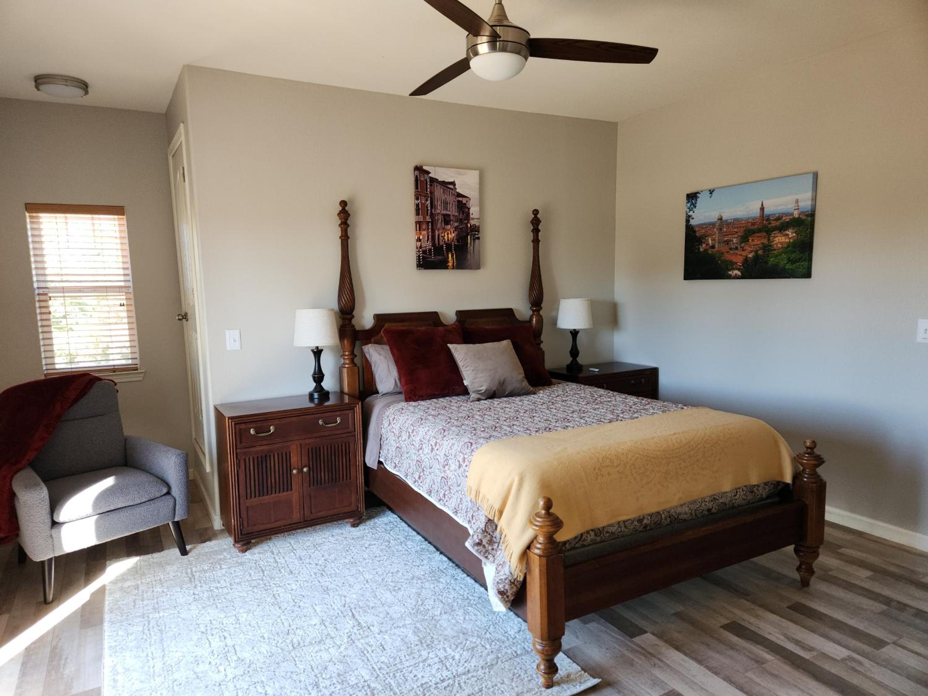 Queen Room photo 1