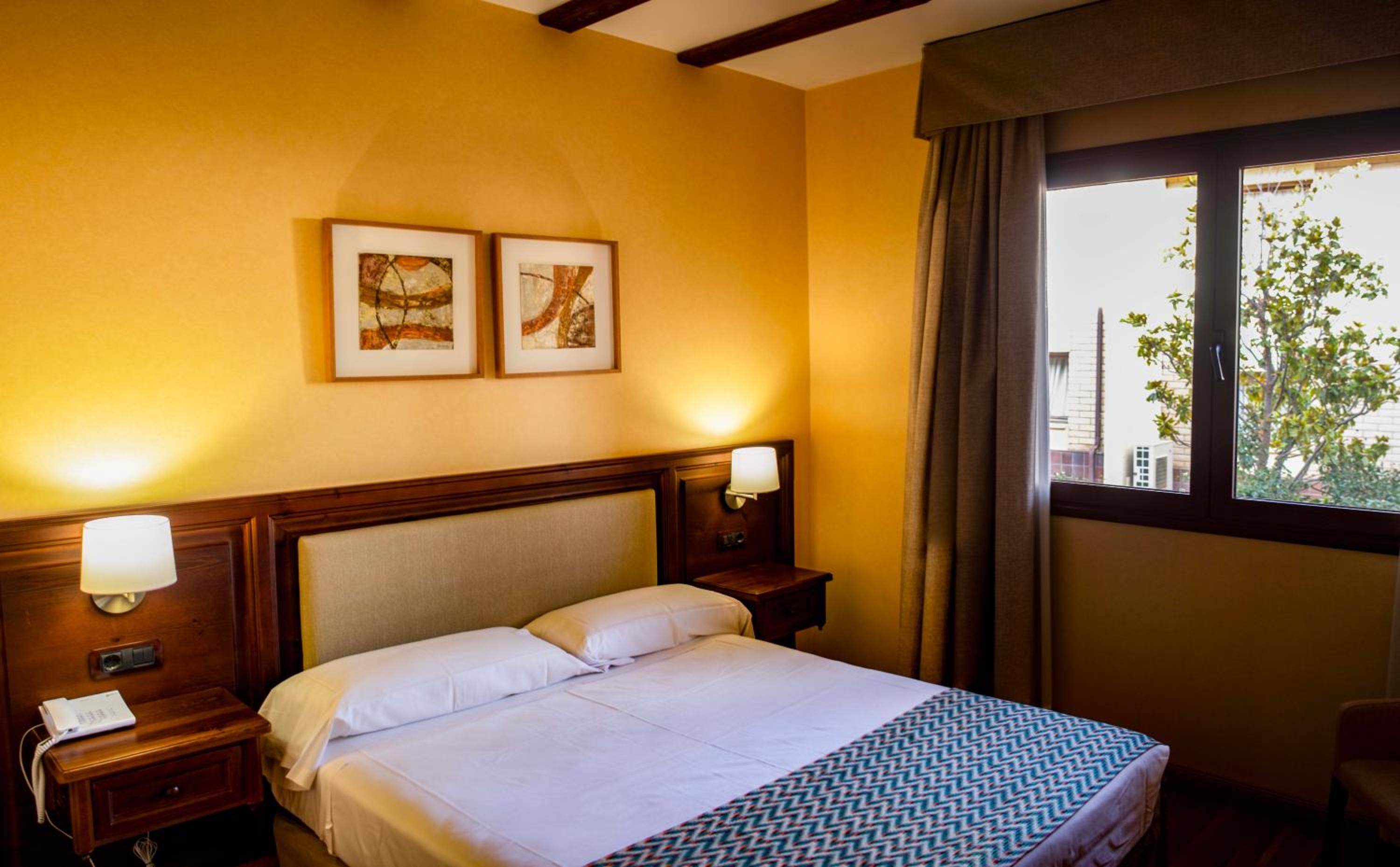 Double or Twin Room - Photo 18