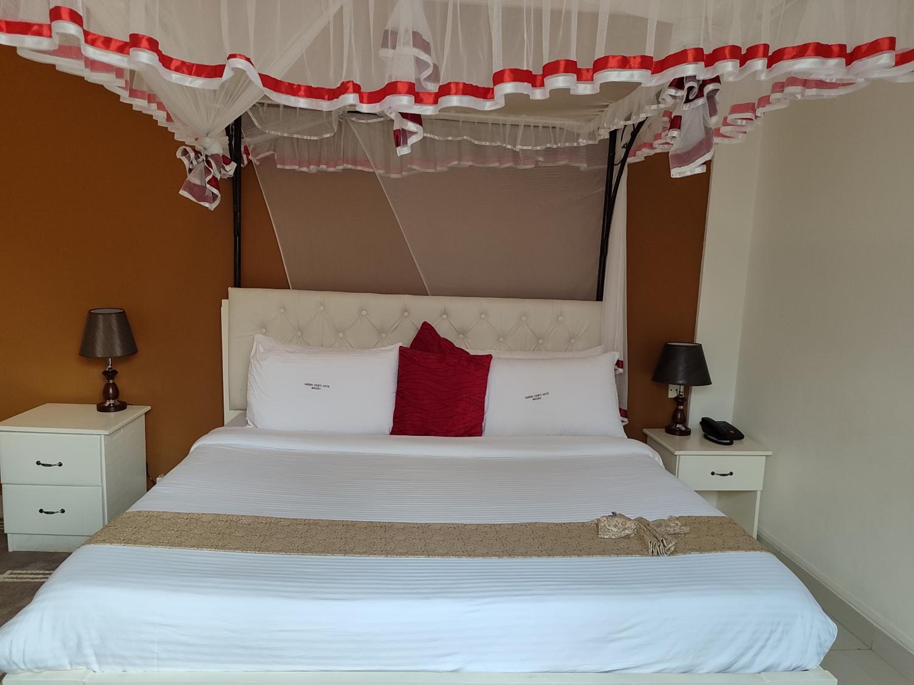Deluxe King Suite photo 2